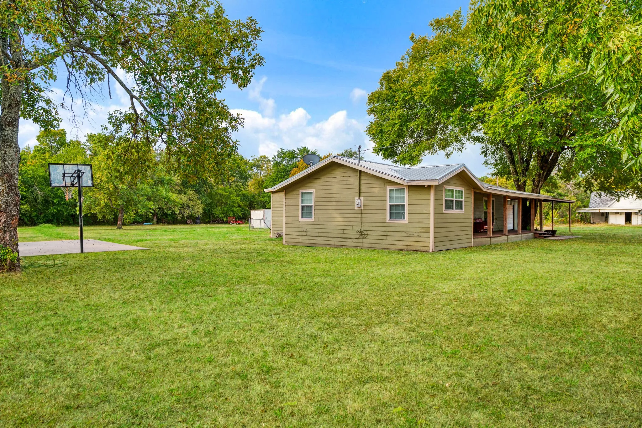 Single Family Residence For Sale in Delta County , 175 County Road 2032, Klondike, Texas 75448, 4 Bedroom, 2 Bathroom, Garage spaces, 2,312 Sqft, built in 0, mls#21358314, Real Estate Agent in Klondike, Homes For Sale in Delta county, Homes For Sale in Klondike, Realtor in Klondike Texas, Real Estate Brokerage Independent Realty Texas, Luminita Cordes Realtor