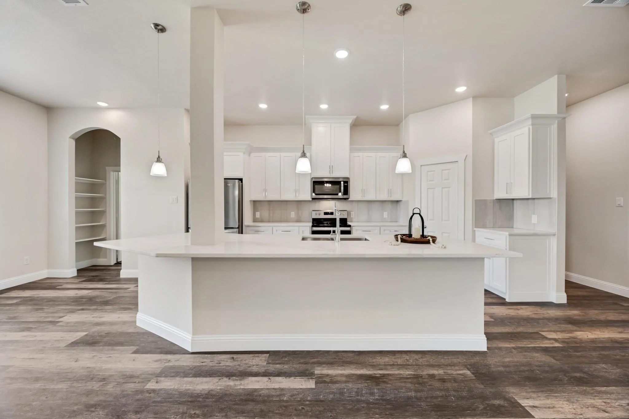 Single Family Residence For Rent in Navarro County , 3334 Knight Street, Corsicana, Texas 75110, 4 Bedroom, 4 Bathroom, 2 Garage spaces, 2,860 Sqft, built in 2024, Price $2,800, mls#21358619, Real Estate Agent in Corsicana, Homes For Rent in Navarro county, Homes For Rent in Corsicana, Realtor in Corsicana Texas, Real Estate Brokerage Independent Realty Texas, Luminita Cordes Realtor