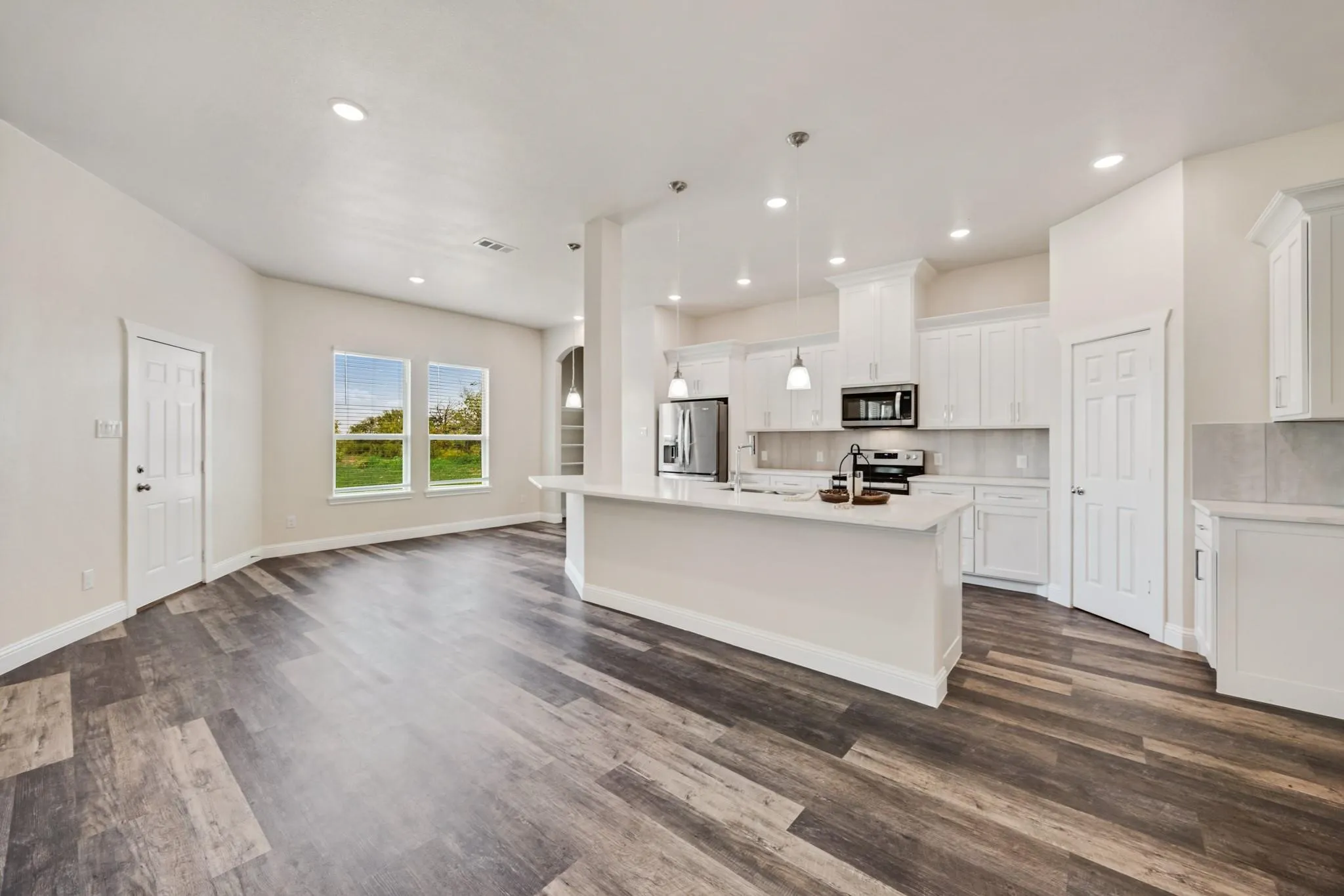 Single Family Residence For Rent in Navarro County , 3334 Knight Street, Corsicana, Texas 75110, 4 Bedroom, 4 Bathroom, 2 Garage spaces, 2,860 Sqft, built in 2024, Price $2,800, mls#21358619, Real Estate Agent in Corsicana, Homes For Rent in Navarro county, Homes For Rent in Corsicana, Realtor in Corsicana Texas, Real Estate Brokerage Independent Realty Texas, Luminita Cordes Realtor