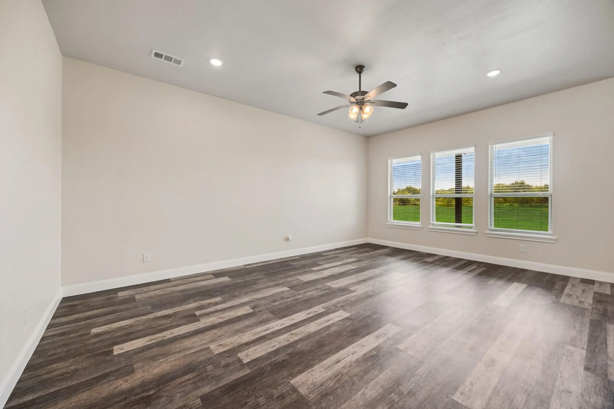 Single Family Residence For Rent in Navarro County , 3334 Knight Street, Corsicana, Texas 75110, 4 Bedroom, 4 Bathroom, 2 Garage spaces, 2,860 Sqft, built in 2024, Price $2,800, mls#21358619, Real Estate Agent in Corsicana, Homes For Rent in Navarro county, Homes For Rent in Corsicana, Realtor in Corsicana Texas, Real Estate Brokerage Independent Realty Texas, Luminita Cordes Realtor