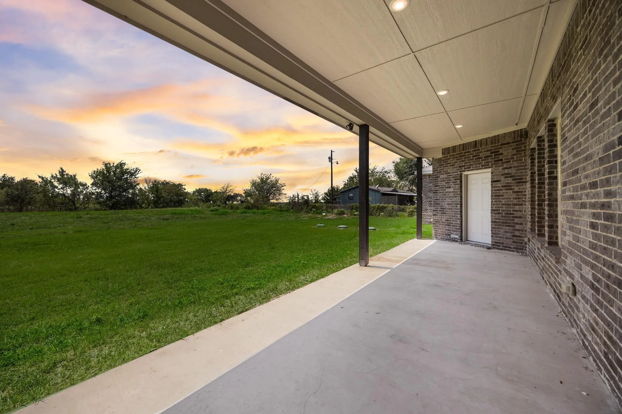 Single Family Residence For Rent in Navarro County , 3334 Knight Street, Corsicana, Texas 75110, 4 Bedroom, 4 Bathroom, 2 Garage spaces, 2,860 Sqft, built in 2024, Price $2,800, mls#21358619, Real Estate Agent in Corsicana, Homes For Rent in Navarro county, Homes For Rent in Corsicana, Realtor in Corsicana Texas, Real Estate Brokerage Independent Realty Texas, Luminita Cordes Realtor