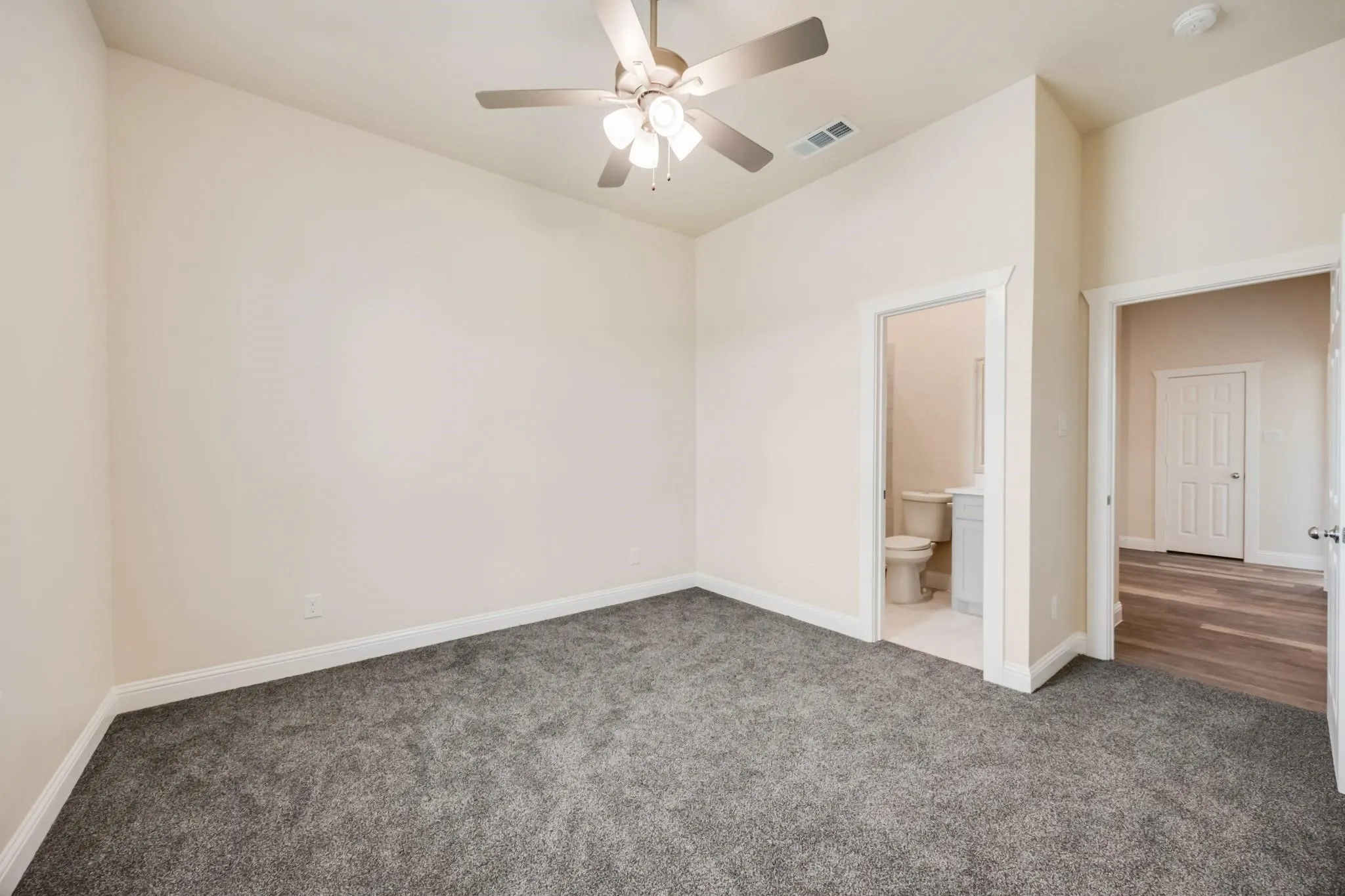 Single Family Residence For Rent in Navarro County , 3334 Knight Street, Corsicana, Texas 75110, 4 Bedroom, 4 Bathroom, 2 Garage spaces, 2,860 Sqft, built in 2024, Price $2,800, mls#21358619, Real Estate Agent in Corsicana, Homes For Rent in Navarro county, Homes For Rent in Corsicana, Realtor in Corsicana Texas, Real Estate Brokerage Independent Realty Texas, Luminita Cordes Realtor