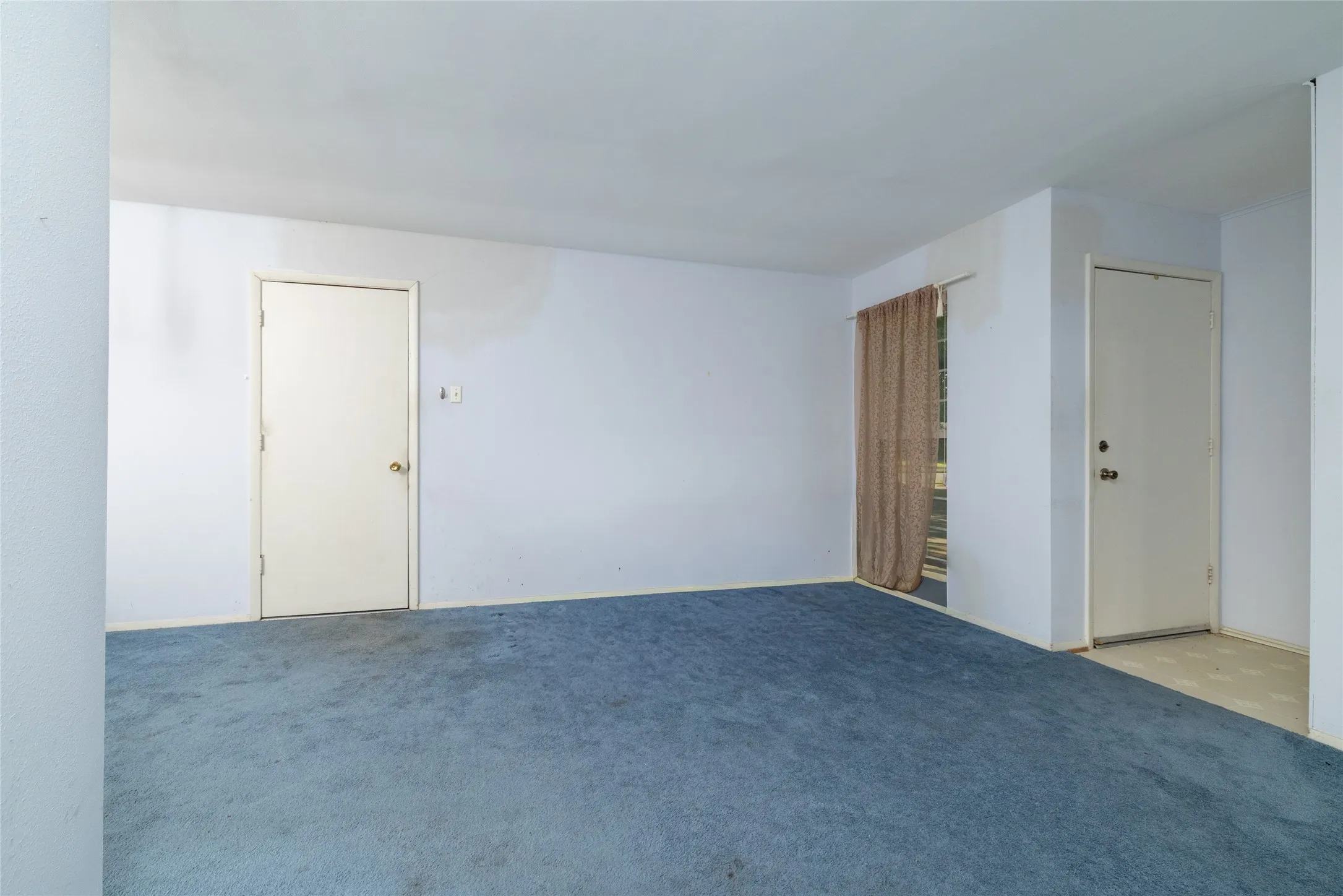 Single Family Residence For Sale in Dallas County , 3605 Pleasant Run Road, Irving, Texas 75062, 3 Bedroom, 2 Bathroom, 2 Garage spaces, 1,379 Sqft, built in 1963, mls#21358556, Real Estate Agent in Irving, Homes For Sale in Dallas county, Homes For Sale in Irving, Realtor in Irving Texas, Real Estate Brokerage Independent Realty Texas, Luminita Cordes Realtor