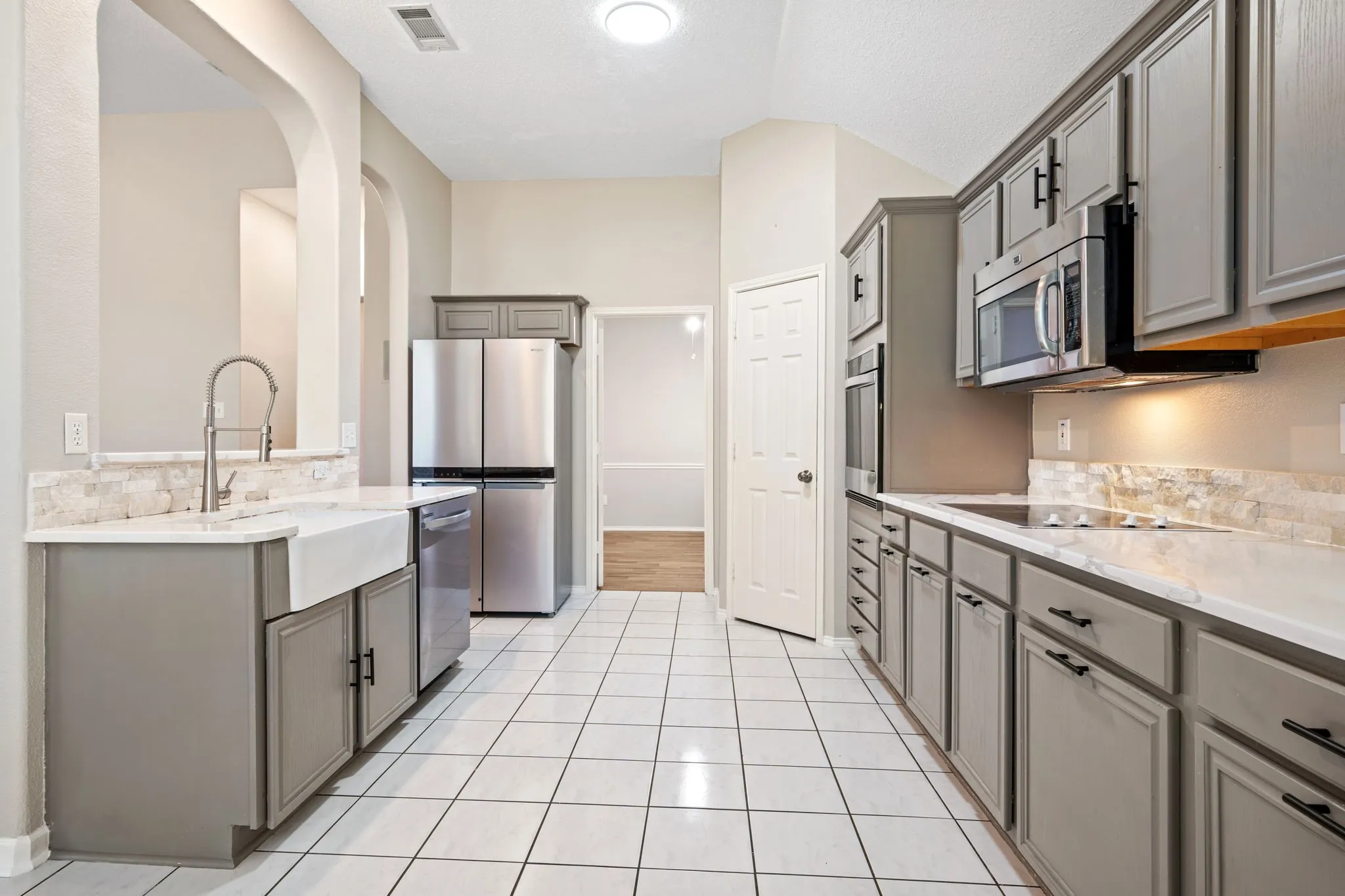 Single Family Residence For Rent in Collin County , 7512 Brookview Drive, Frisco, Texas 75034, 3 Bedroom, 2 Bathroom, 2 Garage spaces, 1,801 Sqft, built in 1997, mls#21357760, Real Estate Agent in Frisco, Homes For Rent in Collin county, Homes For Rent in Frisco, Realtor in Frisco Texas, Real Estate Brokerage Independent Realty Texas, Luminita Cordes Realtor