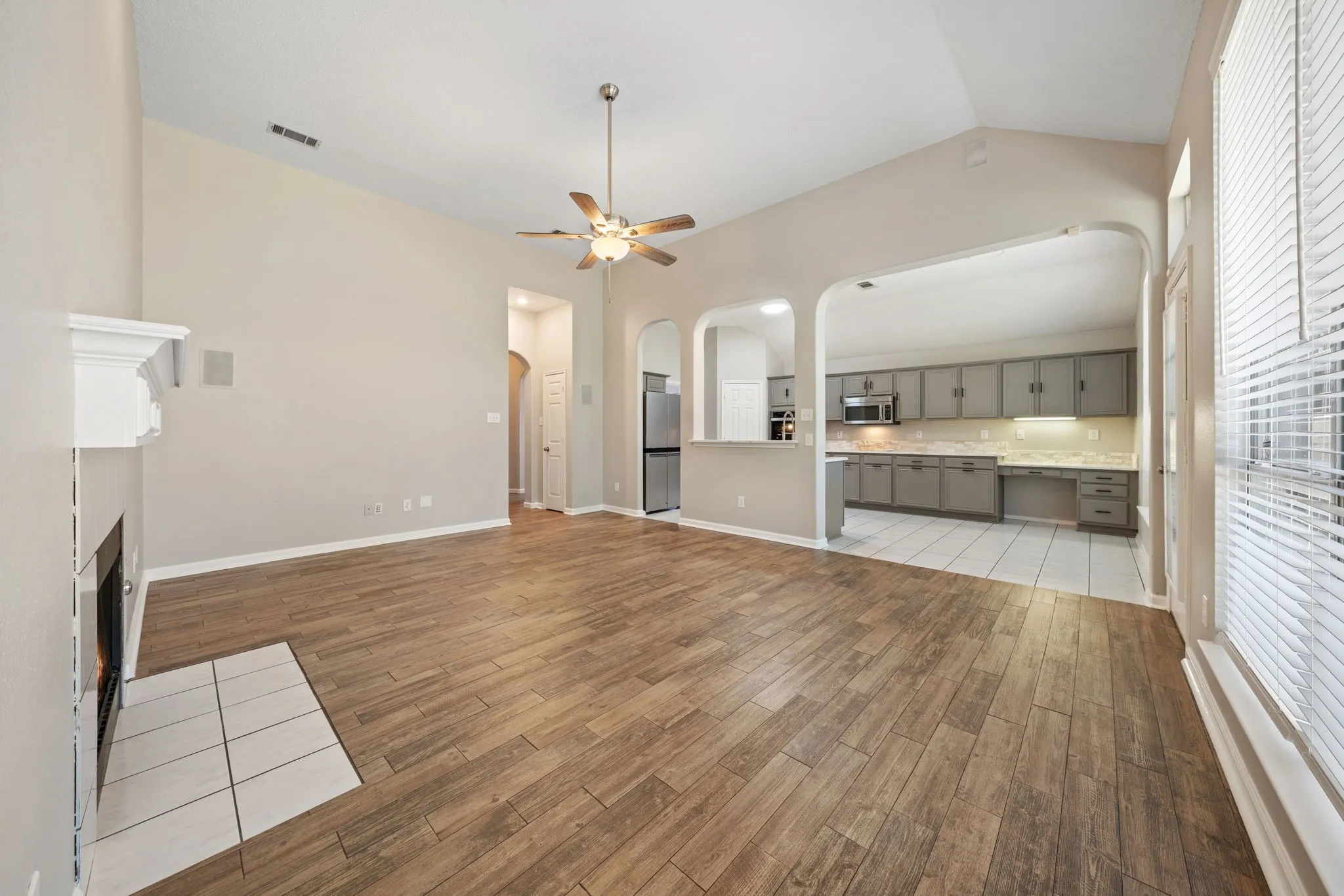 Single Family Residence For Rent in Collin County , 7512 Brookview Drive, Frisco, Texas 75034, 3 Bedroom, 2 Bathroom, 2 Garage spaces, 1,801 Sqft, built in 1997, mls#21357760, Real Estate Agent in Frisco, Homes For Rent in Collin county, Homes For Rent in Frisco, Realtor in Frisco Texas, Real Estate Brokerage Independent Realty Texas, Luminita Cordes Realtor