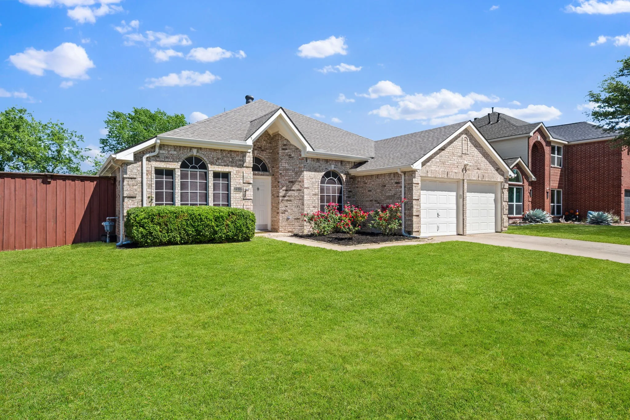 Single Family Residence For Rent in Collin County , 7512 Brookview Drive, Frisco, Texas 75034, 3 Bedroom, 2 Bathroom, 2 Garage spaces, 1,801 Sqft, built in 1997, mls#21357760, Real Estate Agent in Frisco, Homes For Rent in Collin county, Homes For Rent in Frisco, Realtor in Frisco Texas, Real Estate Brokerage Independent Realty Texas, Luminita Cordes Realtor