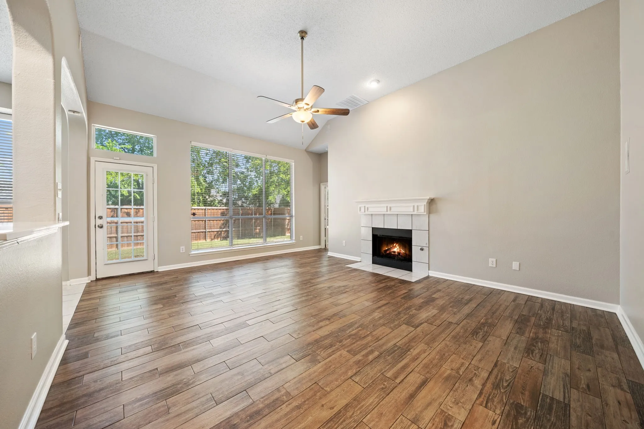 Single Family Residence For Rent in Collin County , 7512 Brookview Drive, Frisco, Texas 75034, 3 Bedroom, 2 Bathroom, 2 Garage spaces, 1,801 Sqft, built in 1997, mls#21357760, Real Estate Agent in Frisco, Homes For Rent in Collin county, Homes For Rent in Frisco, Realtor in Frisco Texas, Real Estate Brokerage Independent Realty Texas, Luminita Cordes Realtor