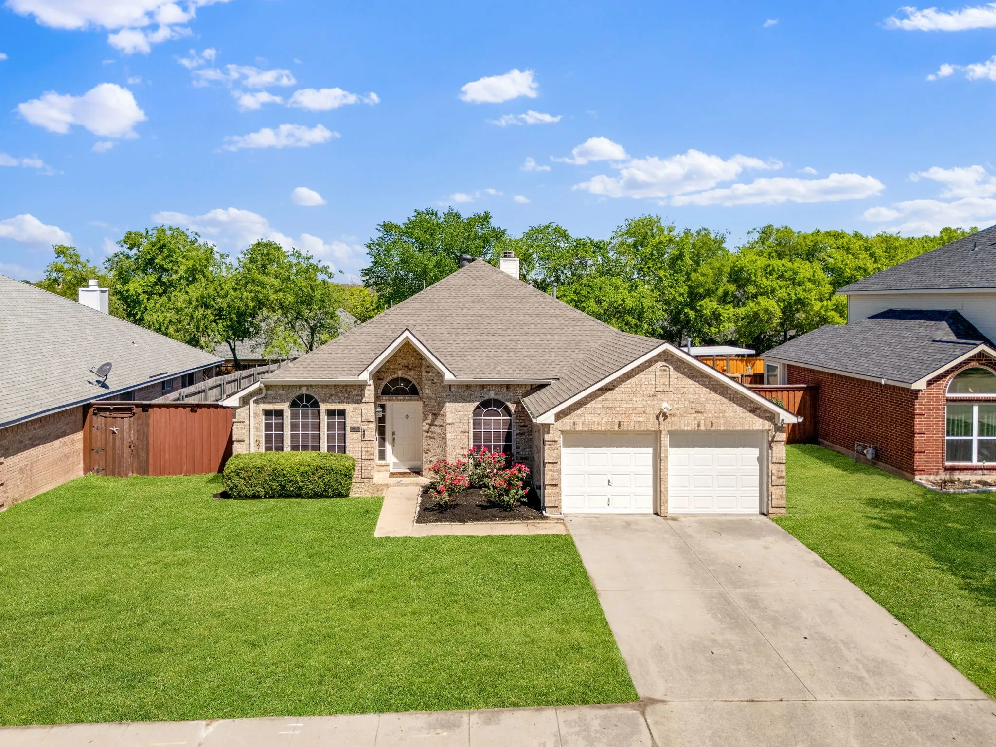 Single Family Residence For Rent in Collin County , 7512 Brookview Drive, Frisco, Texas 75034, 3 Bedroom, 2 Bathroom, 2 Garage spaces, 1,801 Sqft, built in 1997, mls#21357760, Real Estate Agent in Frisco, Homes For Rent in Collin county, Homes For Rent in Frisco, Realtor in Frisco Texas, Real Estate Brokerage Independent Realty Texas, Luminita Cordes Realtor
