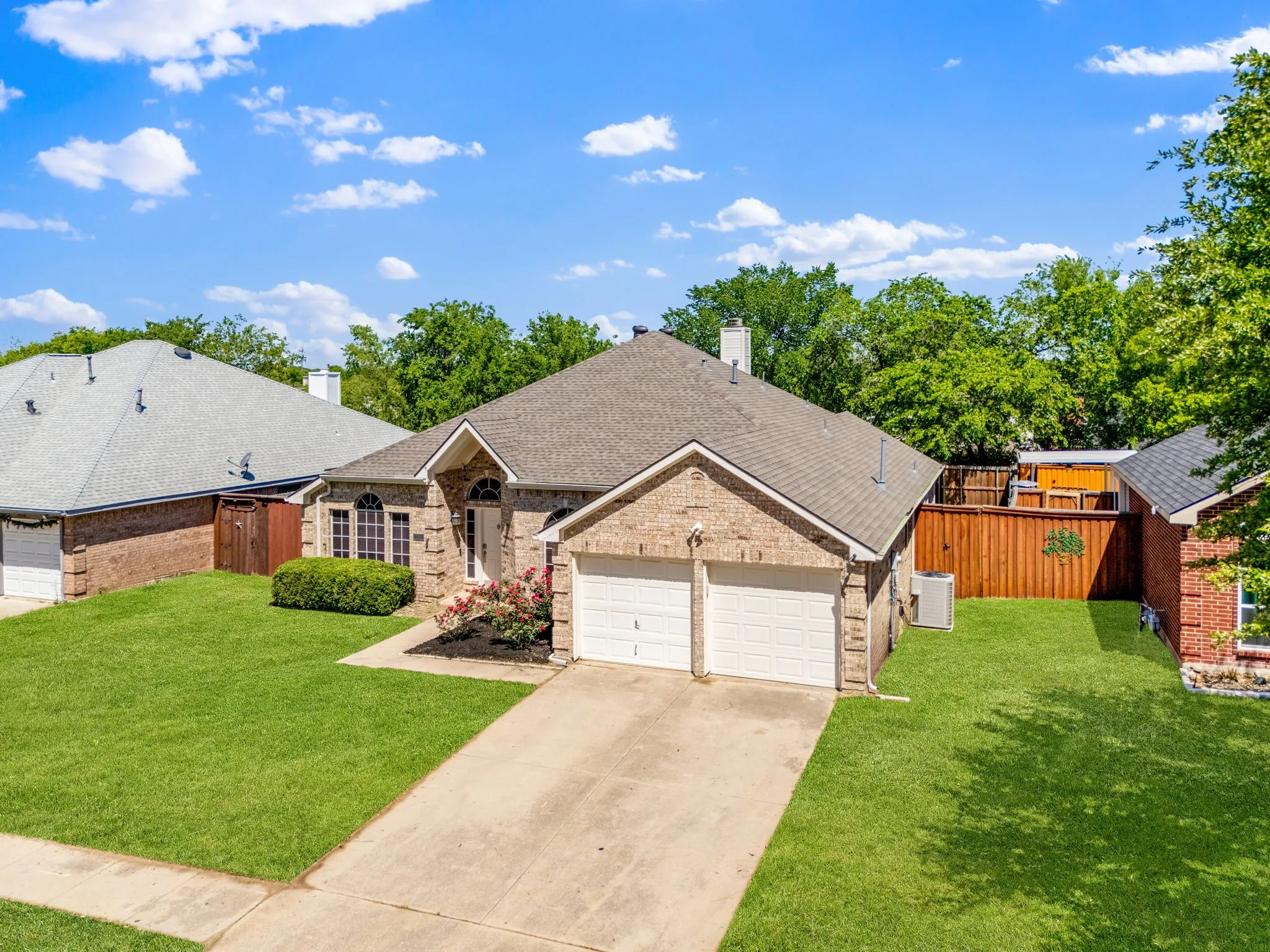 Single Family Residence For Rent in Collin County , 7512 Brookview Drive, Frisco, Texas 75034, 3 Bedroom, 2 Bathroom, 2 Garage spaces, 1,801 Sqft, built in 1997, mls#21357760, Real Estate Agent in Frisco, Homes For Rent in Collin county, Homes For Rent in Frisco, Realtor in Frisco Texas, Real Estate Brokerage Independent Realty Texas, Luminita Cordes Realtor