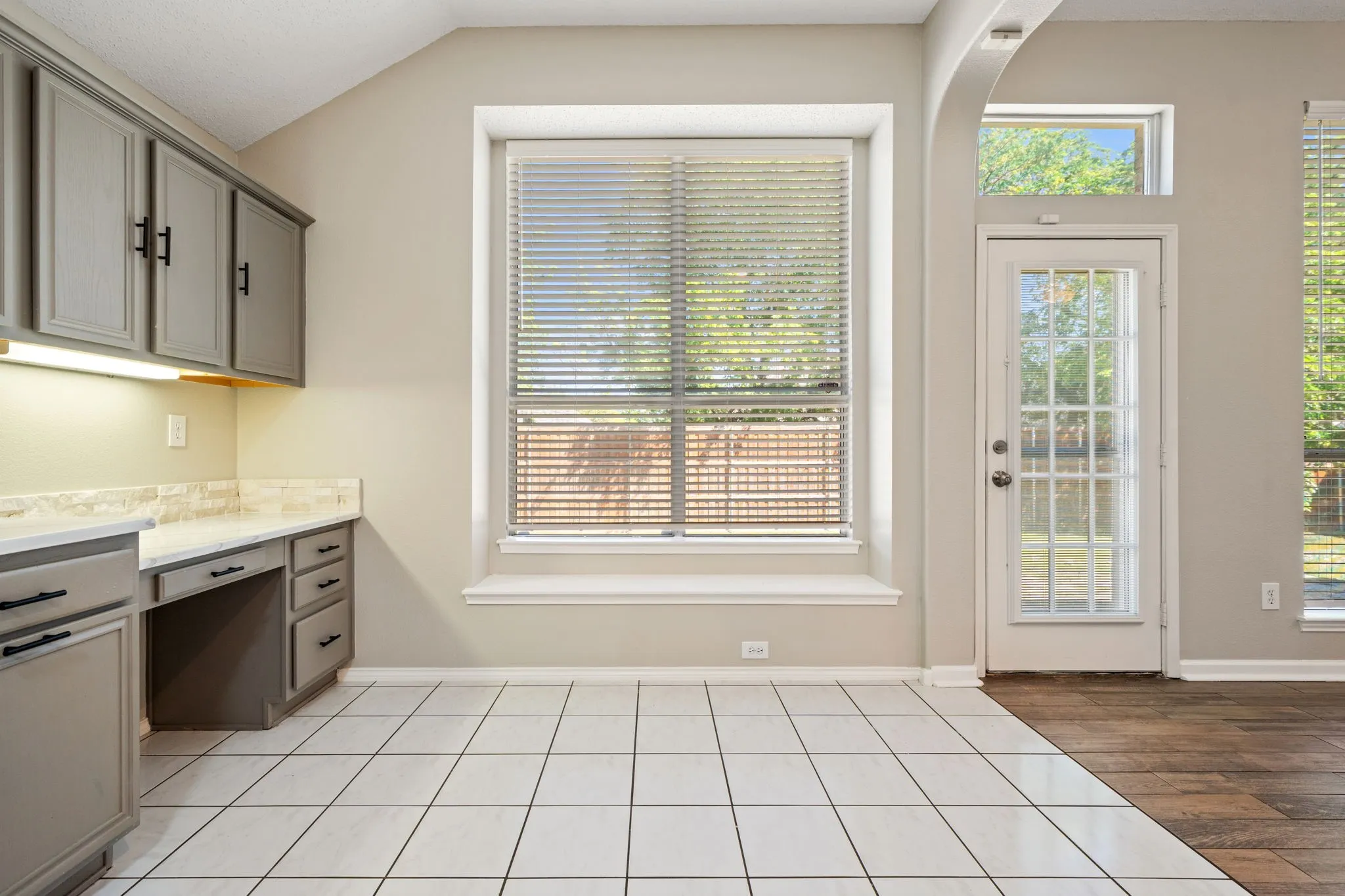 Single Family Residence For Rent in Collin County , 7512 Brookview Drive, Frisco, Texas 75034, 3 Bedroom, 2 Bathroom, 2 Garage spaces, 1,801 Sqft, built in 1997, mls#21357760, Real Estate Agent in Frisco, Homes For Rent in Collin county, Homes For Rent in Frisco, Realtor in Frisco Texas, Real Estate Brokerage Independent Realty Texas, Luminita Cordes Realtor