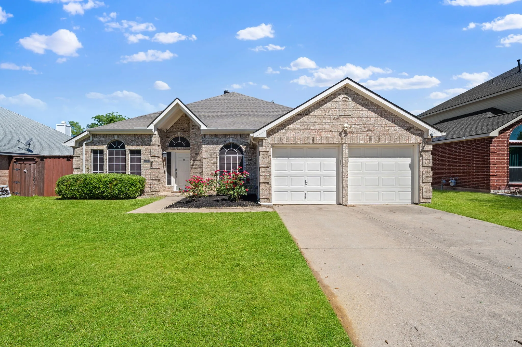 Single Family Residence For Rent in Collin County , 7512 Brookview Drive, Frisco, Texas 75034, 3 Bedroom, 2 Bathroom, 2 Garage spaces, 1,801 Sqft, built in 1997, mls#21357760, Real Estate Agent in Frisco, Homes For Rent in Collin county, Homes For Rent in Frisco, Realtor in Frisco Texas, Real Estate Brokerage Independent Realty Texas, Luminita Cordes Realtor