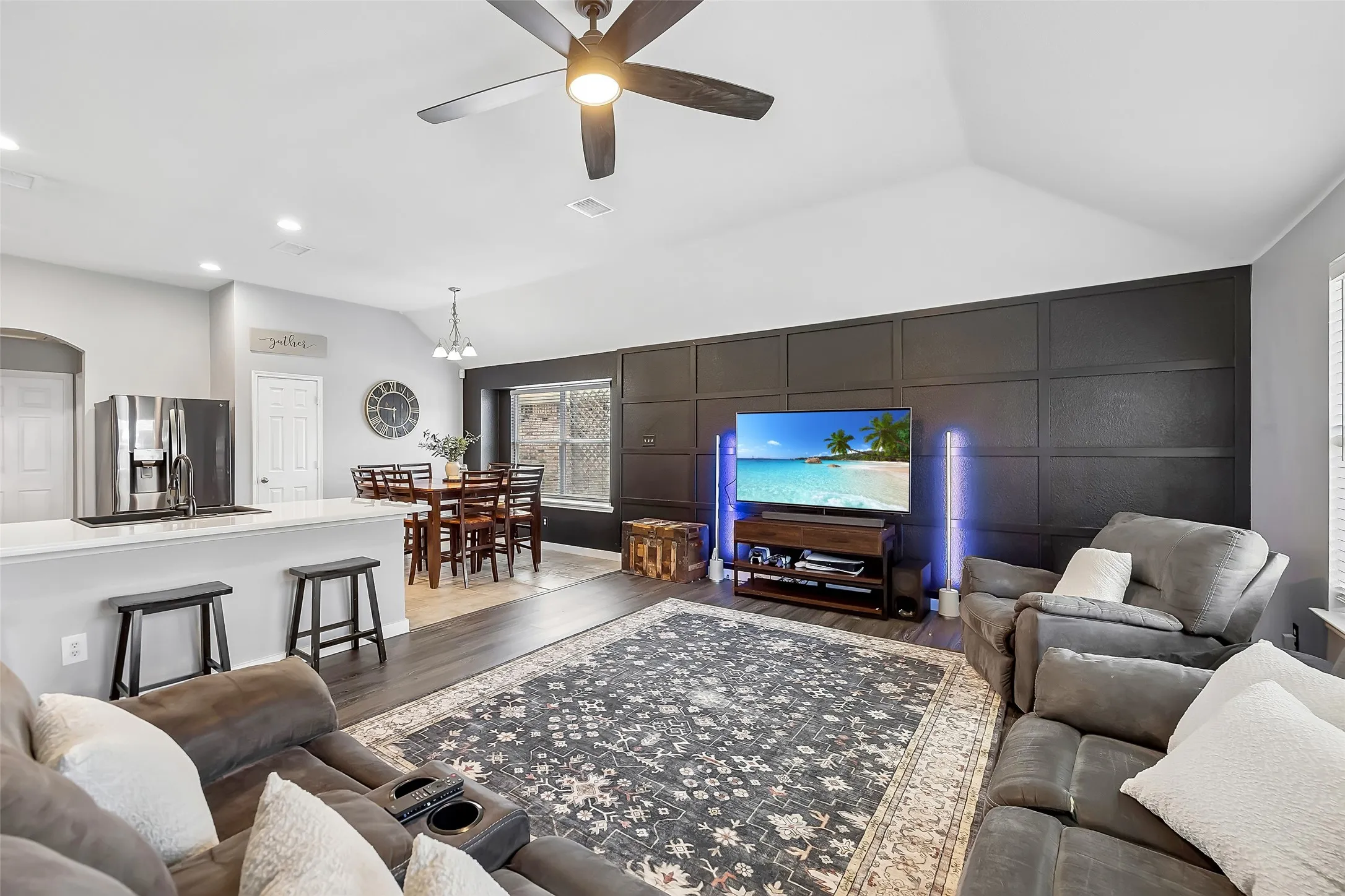 Single Family Residence For Sale in Collin County , 821 Austin Lane, Lavon, Texas 75166, 4 Bedroom, 2 Bathroom, 2 Garage spaces, 1,790 Sqft, built in 2006, mls#21350013, Real Estate Agent in Lavon, Homes For Sale in Collin county, Homes For Sale in Lavon, Realtor in Lavon Texas, Real Estate Brokerage Independent Realty Texas, Luminita Cordes Realtor