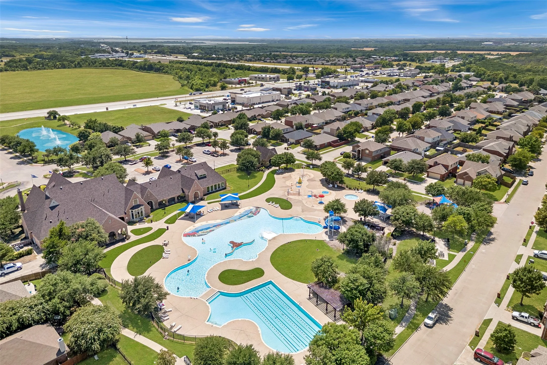 Single Family Residence For Sale in Collin County , 821 Austin Lane, Lavon, Texas 75166, 4 Bedroom, 2 Bathroom, 2 Garage spaces, 1,790 Sqft, built in 2006, mls#21350013, Real Estate Agent in Lavon, Homes For Sale in Collin county, Homes For Sale in Lavon, Realtor in Lavon Texas, Real Estate Brokerage Independent Realty Texas, Luminita Cordes Realtor
