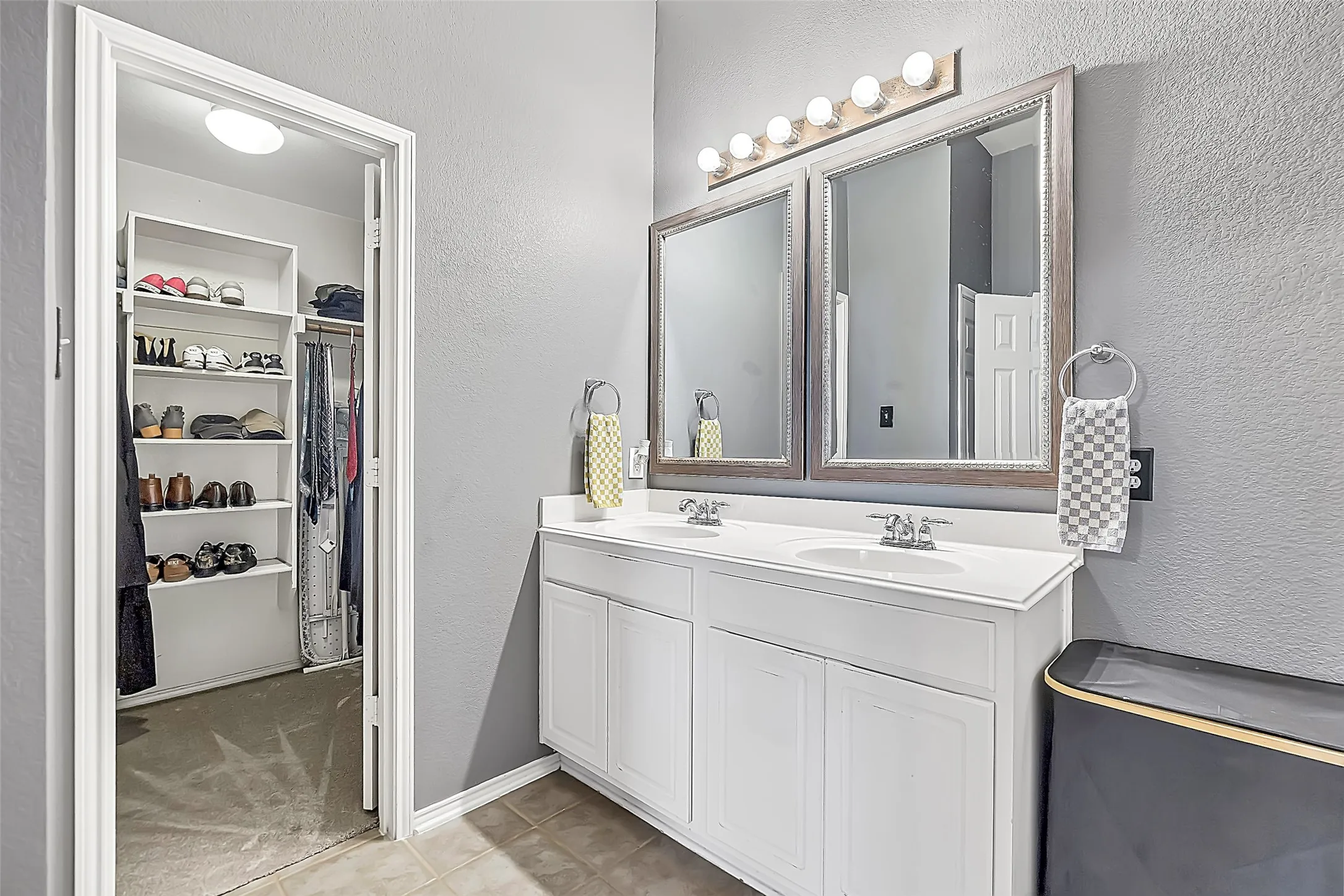 Single Family Residence For Sale in Collin County , 821 Austin Lane, Lavon, Texas 75166, 4 Bedroom, 2 Bathroom, 2 Garage spaces, 1,790 Sqft, built in 2006, mls#21350013, Real Estate Agent in Lavon, Homes For Sale in Collin county, Homes For Sale in Lavon, Realtor in Lavon Texas, Real Estate Brokerage Independent Realty Texas, Luminita Cordes Realtor