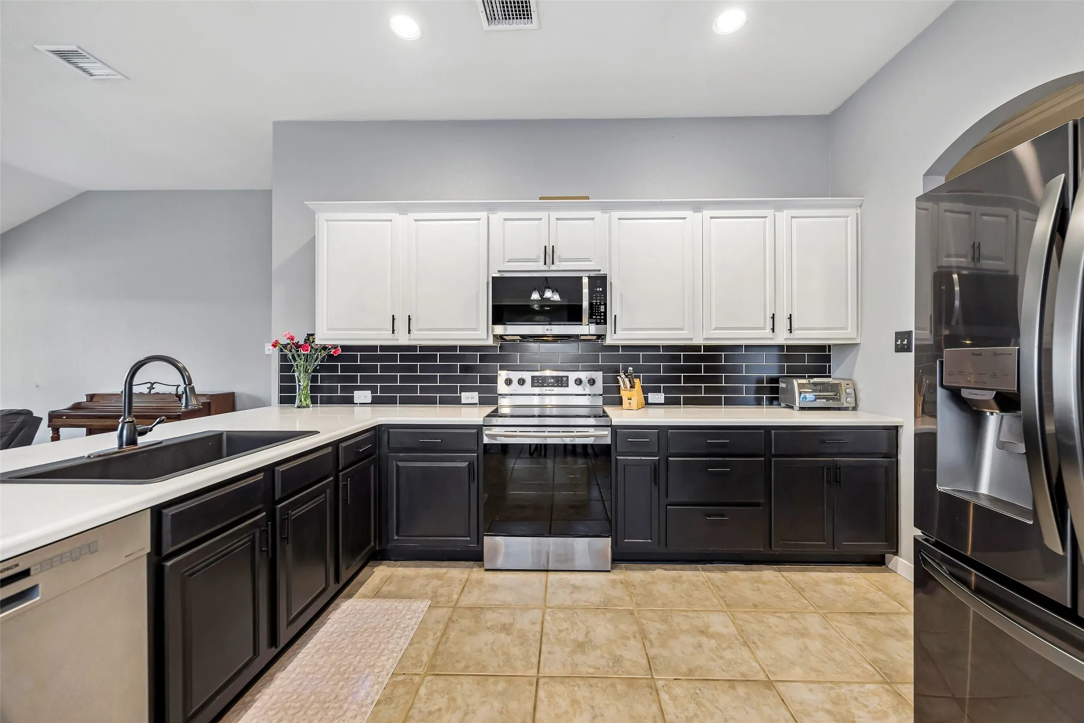 Single Family Residence For Sale in Collin County , 821 Austin Lane, Lavon, Texas 75166, 4 Bedroom, 2 Bathroom, 2 Garage spaces, 1,790 Sqft, built in 2006, mls#21350013, Real Estate Agent in Lavon, Homes For Sale in Collin county, Homes For Sale in Lavon, Realtor in Lavon Texas, Real Estate Brokerage Independent Realty Texas, Luminita Cordes Realtor