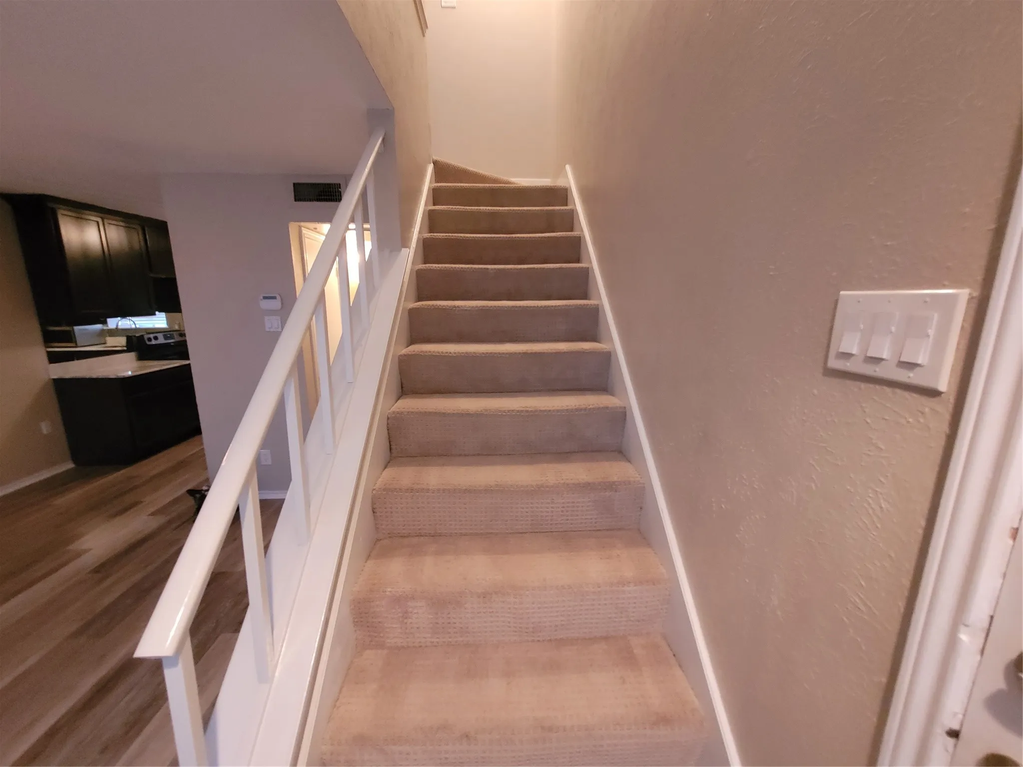 Condominium For Rent in Dallas County , 15221 Berry Trail 901, Dallas, Texas 75248, 1 Bedroom, 2 Bathroom, Garage spaces, 936 Sqft, built in 1981, mls#21358629, Real Estate Agent in Dallas, Homes For Rent in Dallas county, Homes For Rent in Dallas, Realtor in Dallas Texas, Real Estate Brokerage Independent Realty Texas, Luminita Cordes Realtor
