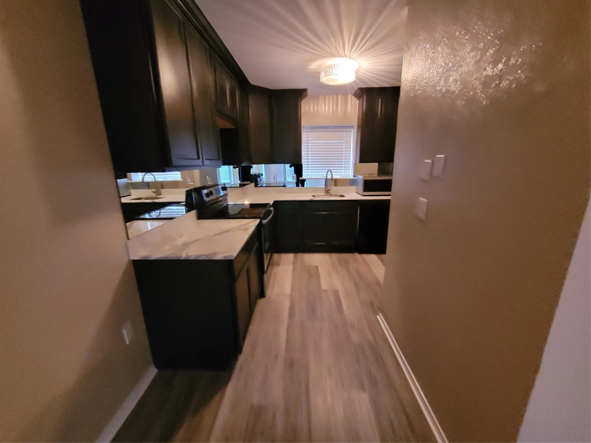 Condominium For Rent in Dallas County , 15221 Berry Trail 901, Dallas, Texas 75248, 1 Bedroom, 2 Bathroom, Garage spaces, 936 Sqft, built in 1981, mls#21358629, Real Estate Agent in Dallas, Homes For Rent in Dallas county, Homes For Rent in Dallas, Realtor in Dallas Texas, Real Estate Brokerage Independent Realty Texas, Luminita Cordes Realtor