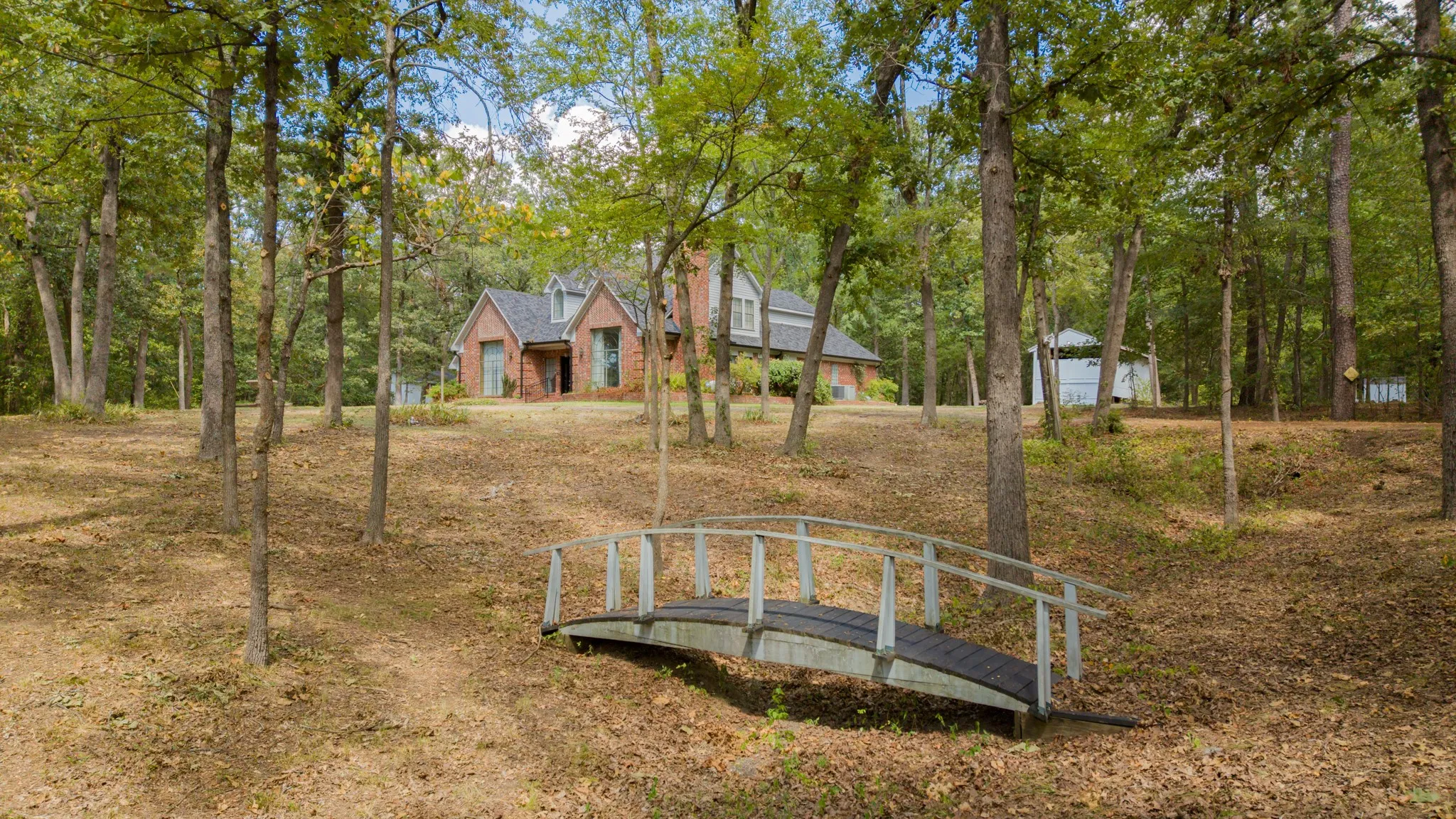 Single Family Residence For Sale in Franklin (TX) County , 3199 Farm Road 2723, Mount Vernon, Texas 75457, 4 Bedroom, 3 Bathroom, 2 Garage spaces, 3,286 Sqft, built in 1989, mls#21348171, Real Estate Agent in Mount Vernon, Homes For Sale in Franklin (TX) county, Homes For Sale in Mount Vernon, Realtor in Mount Vernon Texas, Real Estate Brokerage Independent Realty Texas, Luminita Cordes Realtor