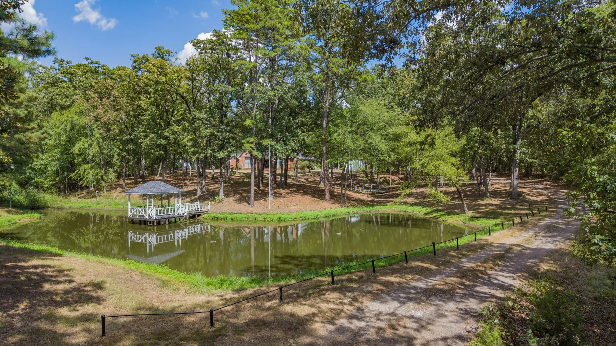 Single Family Residence For Sale in Franklin (TX) County , 3199 Farm Road 2723, Mount Vernon, Texas 75457, 4 Bedroom, 3 Bathroom, 2 Garage spaces, 3,286 Sqft, built in 1989, mls#21348171, Real Estate Agent in Mount Vernon, Homes For Sale in Franklin (TX) county, Homes For Sale in Mount Vernon, Realtor in Mount Vernon Texas, Real Estate Brokerage Independent Realty Texas, Luminita Cordes Realtor