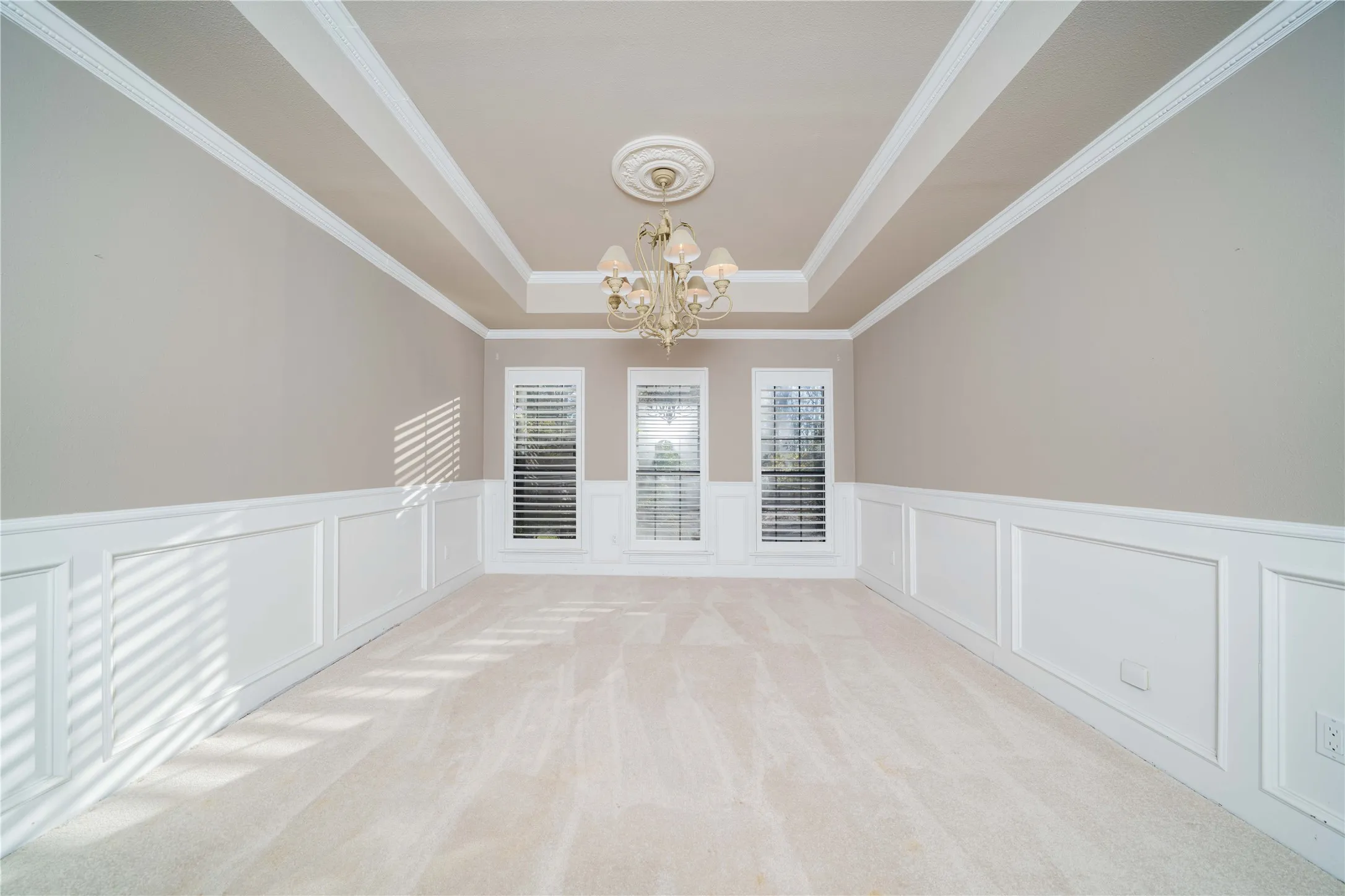 Single Family Residence For Sale in Franklin (TX) County , 3199 Farm Road 2723, Mount Vernon, Texas 75457, 4 Bedroom, 3 Bathroom, 2 Garage spaces, 3,286 Sqft, built in 1989, mls#21348171, Real Estate Agent in Mount Vernon, Homes For Sale in Franklin (TX) county, Homes For Sale in Mount Vernon, Realtor in Mount Vernon Texas, Real Estate Brokerage Independent Realty Texas, Luminita Cordes Realtor