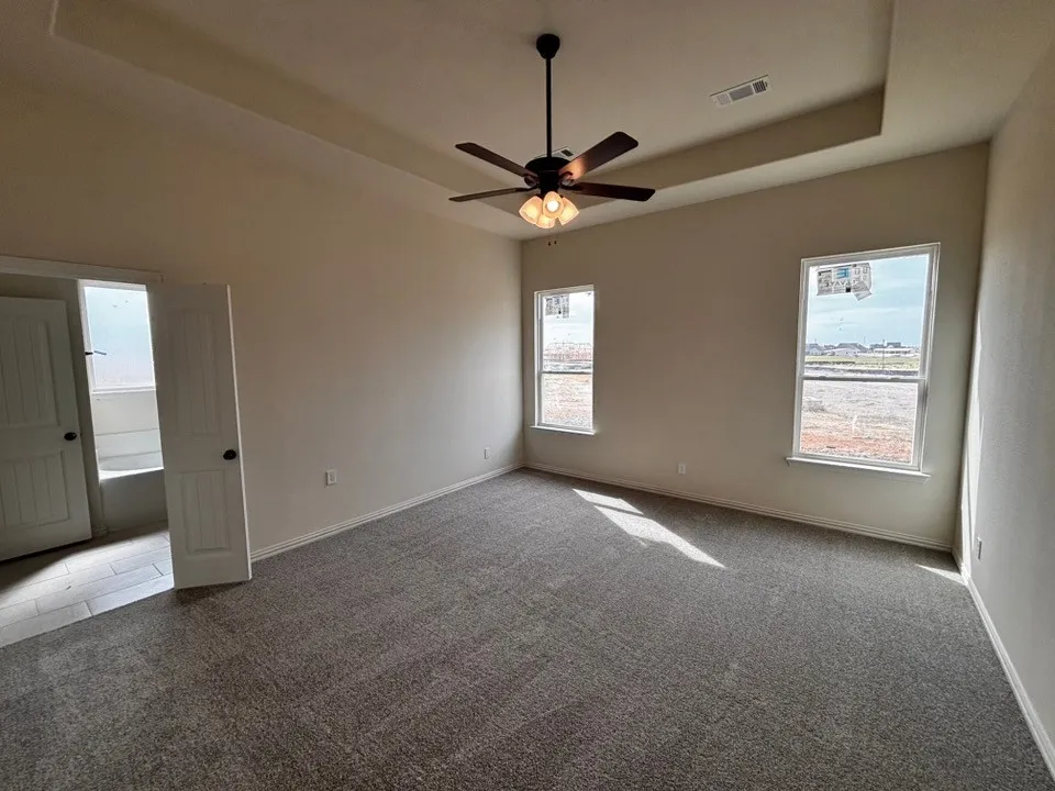 Tray ceiling with a ceiling fan light fixture