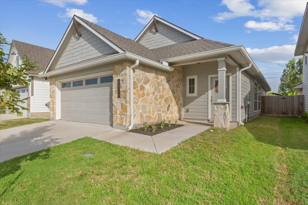 Single Family Residence For Sale in Mc Lennan County , 1525 Elise Avenue, Waco, Texas 76706, 3 Bedroom, 2 Bathroom, 2 Garage spaces, 1,458 Sqft, built in 2022, mls#21357805, Real Estate Agent in Waco, Homes For Sale in Mc Lennan county, Homes For Sale in Waco, Realtor in Waco Texas, Real Estate Brokerage Independent Realty Texas, Luminita Cordes Realtor