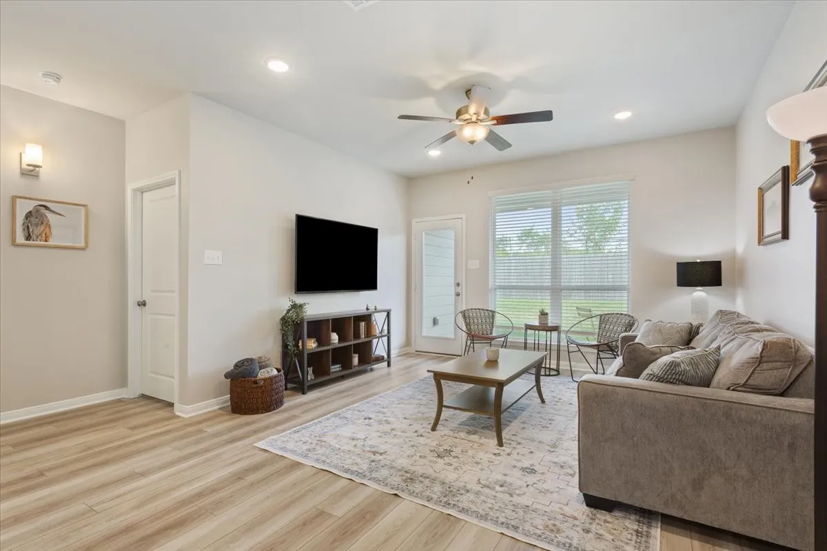 Single Family Residence For Sale in Mc Lennan County , 1525 Elise Avenue, Waco, Texas 76706, 3 Bedroom, 2 Bathroom, 2 Garage spaces, 1,458 Sqft, built in 2022, mls#21357805, Real Estate Agent in Waco, Homes For Sale in Mc Lennan county, Homes For Sale in Waco, Realtor in Waco Texas, Real Estate Brokerage Independent Realty Texas, Luminita Cordes Realtor