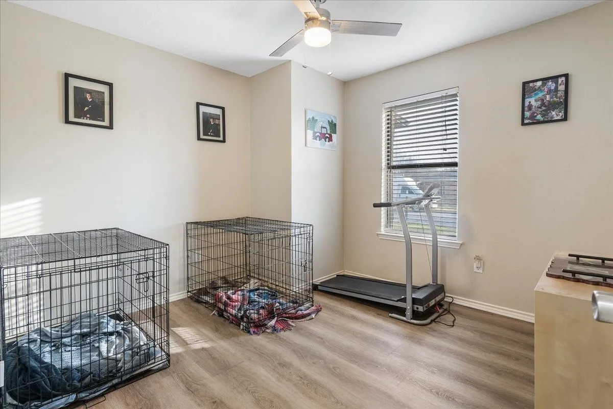 Single Family Residence For Sale in Johnson County , 432 Post Oak Lane, Burleson, Texas 76028, 3 Bedroom, 1 Bathroom, 2 Garage spaces, 999 Sqft, built in 1983, mls#21358625, Real Estate Agent in Burleson, Homes For Sale in Johnson county, Homes For Sale in Burleson, Realtor in Burleson Texas, Real Estate Brokerage Independent Realty Texas, Luminita Cordes Realtor