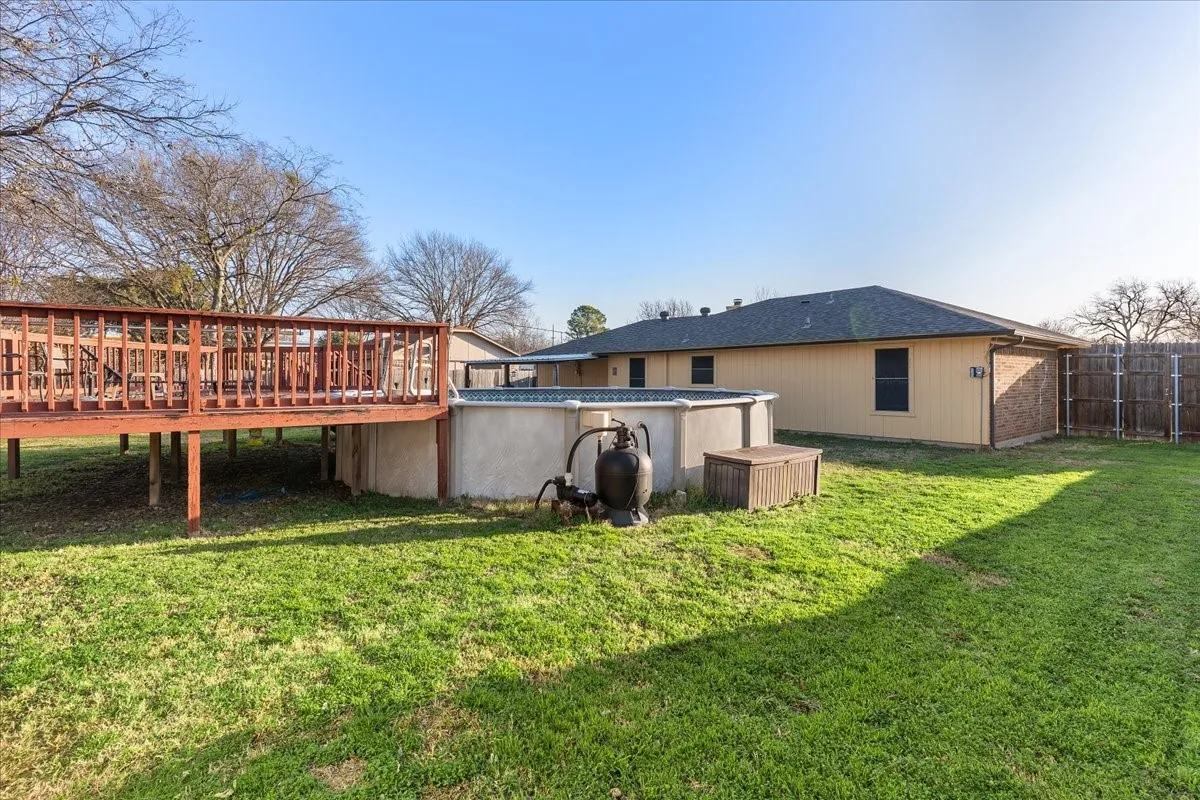 Single Family Residence For Sale in Johnson County , 432 Post Oak Lane, Burleson, Texas 76028, 3 Bedroom, 1 Bathroom, 2 Garage spaces, 999 Sqft, built in 1983, mls#21358625, Real Estate Agent in Burleson, Homes For Sale in Johnson county, Homes For Sale in Burleson, Realtor in Burleson Texas, Real Estate Brokerage Independent Realty Texas, Luminita Cordes Realtor