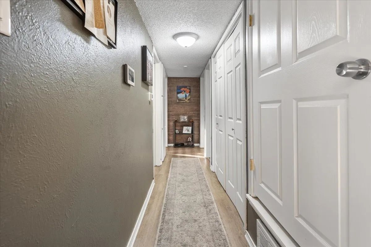 Single Family Residence For Sale in Johnson County , 432 Post Oak Lane, Burleson, Texas 76028, 3 Bedroom, 1 Bathroom, 2 Garage spaces, 999 Sqft, built in 1983, mls#21358625, Real Estate Agent in Burleson, Homes For Sale in Johnson county, Homes For Sale in Burleson, Realtor in Burleson Texas, Real Estate Brokerage Independent Realty Texas, Luminita Cordes Realtor