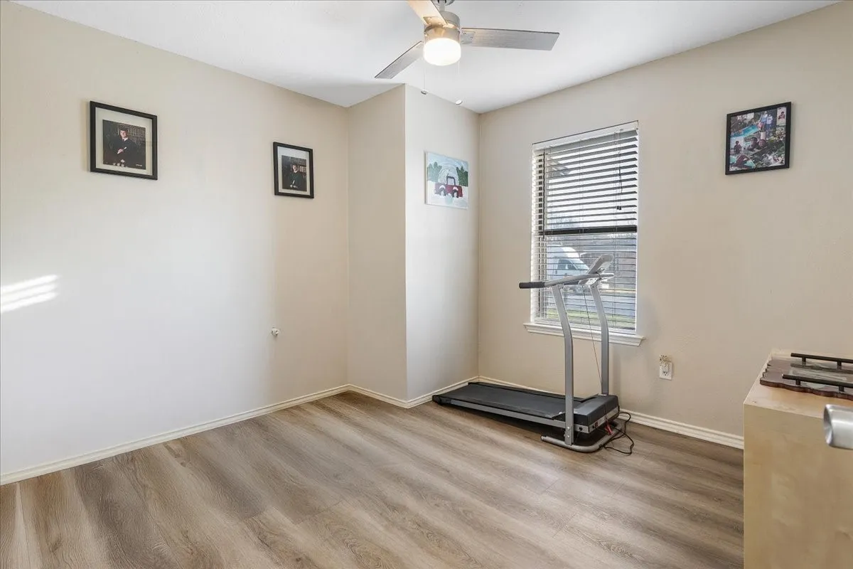 Single Family Residence For Sale in Johnson County , 432 Post Oak Lane, Burleson, Texas 76028, 3 Bedroom, 1 Bathroom, 2 Garage spaces, 999 Sqft, built in 1983, mls#21358625, Real Estate Agent in Burleson, Homes For Sale in Johnson county, Homes For Sale in Burleson, Realtor in Burleson Texas, Real Estate Brokerage Independent Realty Texas, Luminita Cordes Realtor