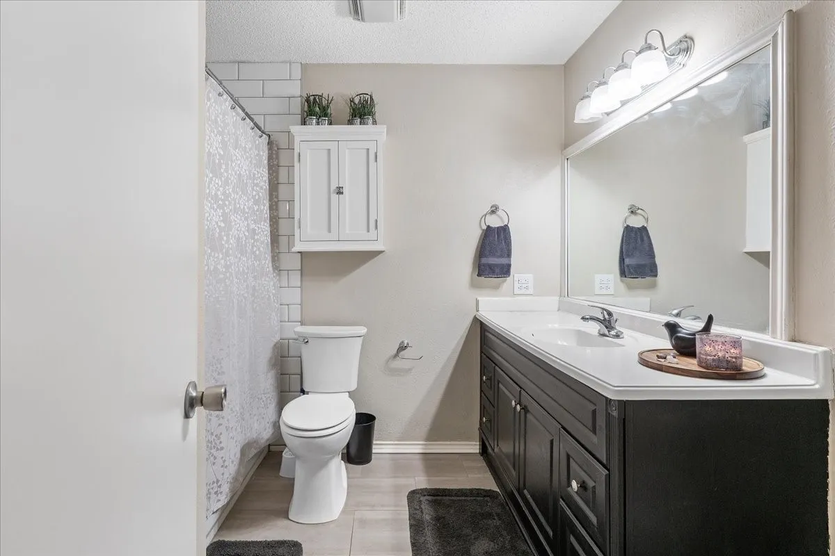 Single Family Residence For Sale in Johnson County , 432 Post Oak Lane, Burleson, Texas 76028, 3 Bedroom, 1 Bathroom, 2 Garage spaces, 999 Sqft, built in 1983, mls#21358625, Real Estate Agent in Burleson, Homes For Sale in Johnson county, Homes For Sale in Burleson, Realtor in Burleson Texas, Real Estate Brokerage Independent Realty Texas, Luminita Cordes Realtor