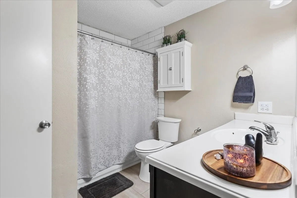 Single Family Residence For Sale in Johnson County , 432 Post Oak Lane, Burleson, Texas 76028, 3 Bedroom, 1 Bathroom, 2 Garage spaces, 999 Sqft, built in 1983, mls#21358625, Real Estate Agent in Burleson, Homes For Sale in Johnson county, Homes For Sale in Burleson, Realtor in Burleson Texas, Real Estate Brokerage Independent Realty Texas, Luminita Cordes Realtor