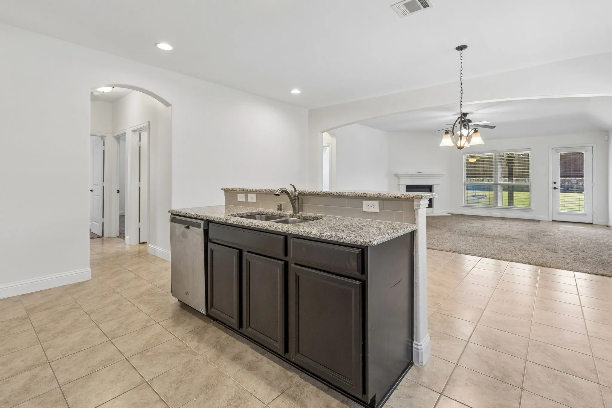 Single Family Residence For Sale in Rockwall County , 157 Pleasant Hill Lane, Fate, Texas 75189, 3 Bedroom, 2 Bathroom, 2 Garage spaces, 1,872 Sqft, built in 2014, mls#21357040, Real Estate Agent in Fate, Homes For Sale in Rockwall county, Homes For Sale in Fate, Realtor in Fate Texas, Real Estate Brokerage Independent Realty Texas, Luminita Cordes Realtor
