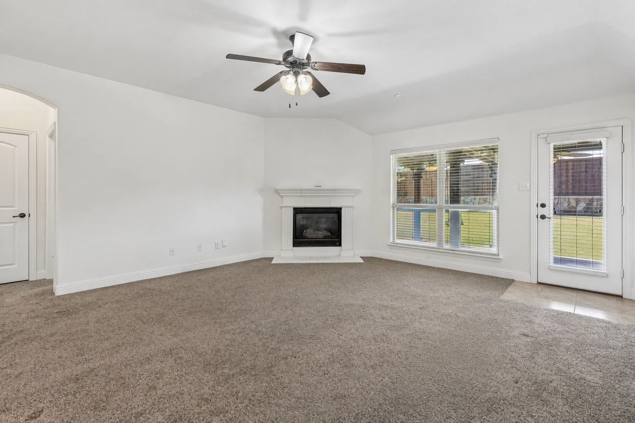 Single Family Residence For Sale in Rockwall County , 157 Pleasant Hill Lane, Fate, Texas 75189, 3 Bedroom, 2 Bathroom, 2 Garage spaces, 1,872 Sqft, built in 2014, mls#21357040, Real Estate Agent in Fate, Homes For Sale in Rockwall county, Homes For Sale in Fate, Realtor in Fate Texas, Real Estate Brokerage Independent Realty Texas, Luminita Cordes Realtor