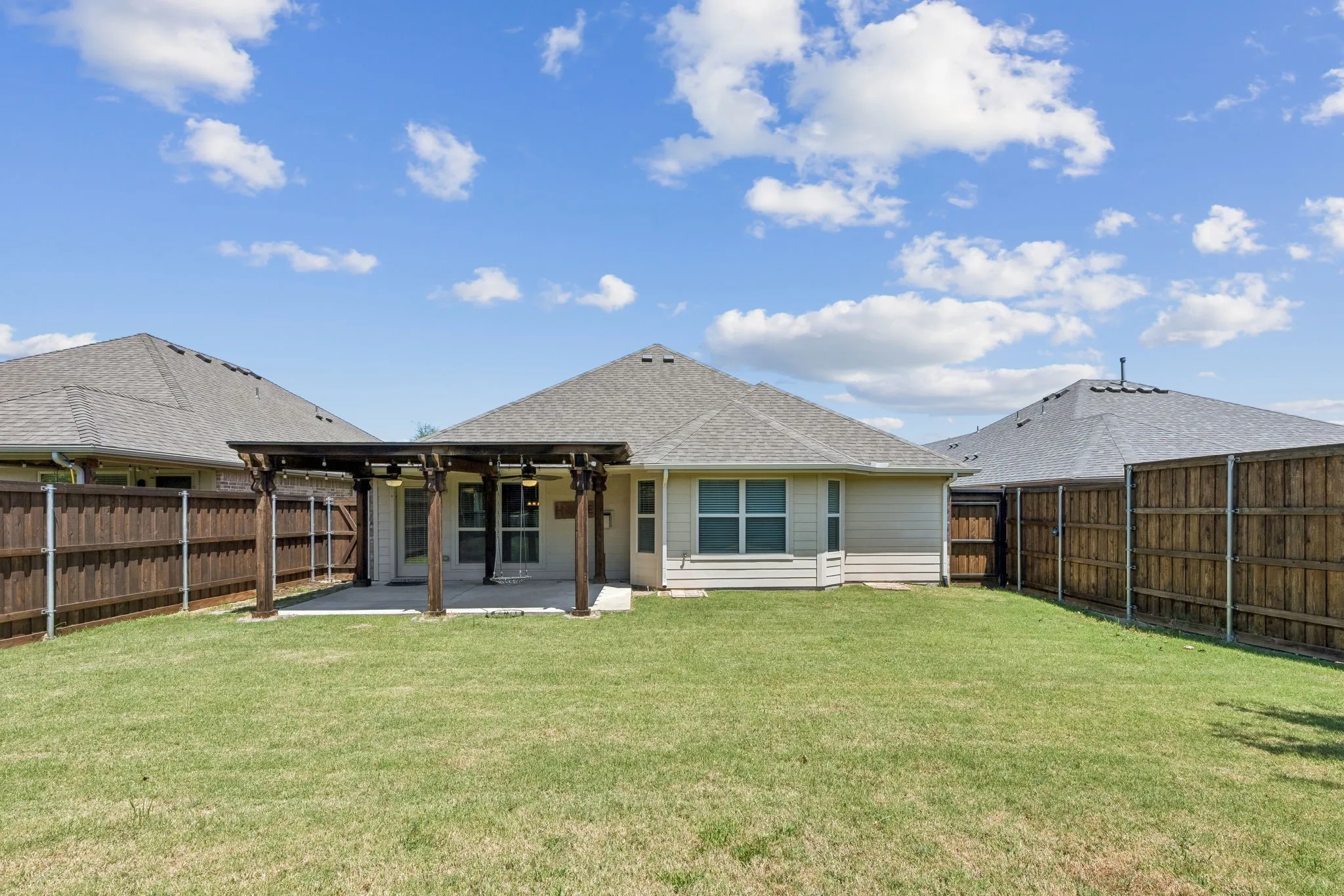 Single Family Residence For Sale in Rockwall County , 157 Pleasant Hill Lane, Fate, Texas 75189, 3 Bedroom, 2 Bathroom, 2 Garage spaces, 1,872 Sqft, built in 2014, mls#21357040, Real Estate Agent in Fate, Homes For Sale in Rockwall county, Homes For Sale in Fate, Realtor in Fate Texas, Real Estate Brokerage Independent Realty Texas, Luminita Cordes Realtor