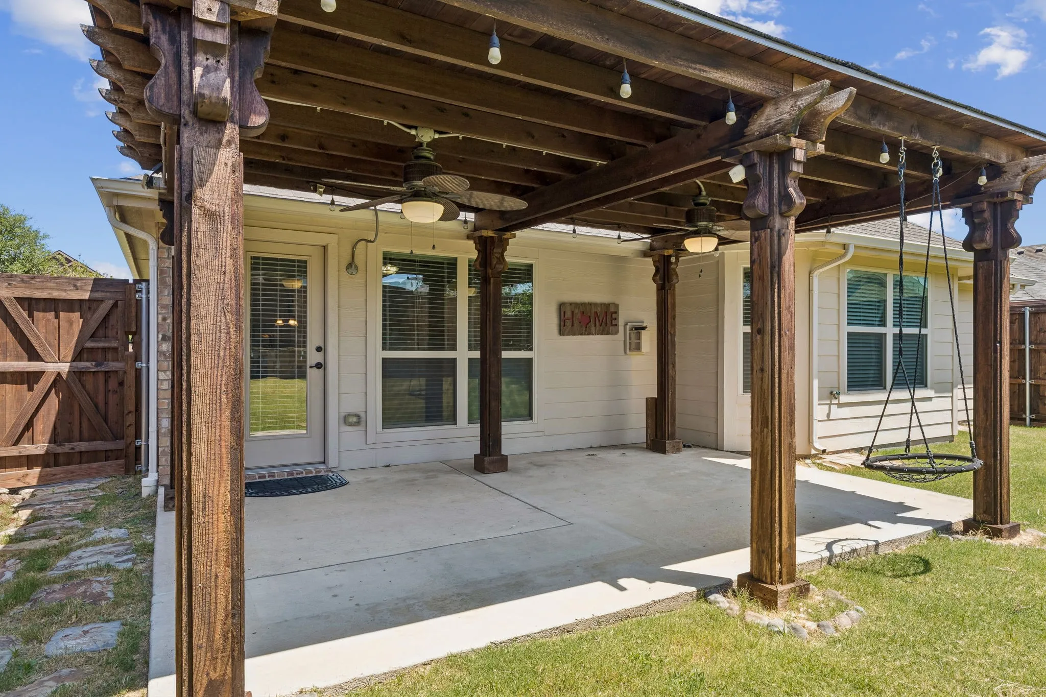 Single Family Residence For Sale in Rockwall County , 157 Pleasant Hill Lane, Fate, Texas 75189, 3 Bedroom, 2 Bathroom, 2 Garage spaces, 1,872 Sqft, built in 2014, mls#21357040, Real Estate Agent in Fate, Homes For Sale in Rockwall county, Homes For Sale in Fate, Realtor in Fate Texas, Real Estate Brokerage Independent Realty Texas, Luminita Cordes Realtor