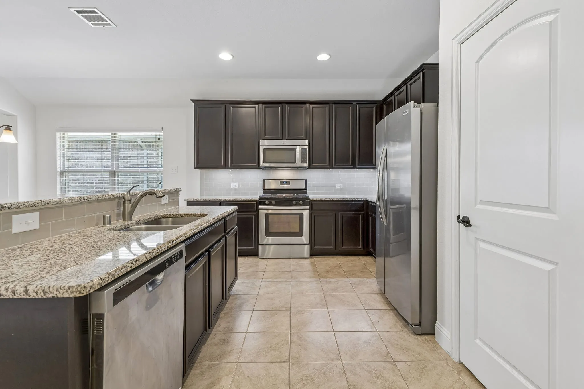 Single Family Residence For Sale in Rockwall County , 157 Pleasant Hill Lane, Fate, Texas 75189, 3 Bedroom, 2 Bathroom, 2 Garage spaces, 1,872 Sqft, built in 2014, mls#21357040, Real Estate Agent in Fate, Homes For Sale in Rockwall county, Homes For Sale in Fate, Realtor in Fate Texas, Real Estate Brokerage Independent Realty Texas, Luminita Cordes Realtor