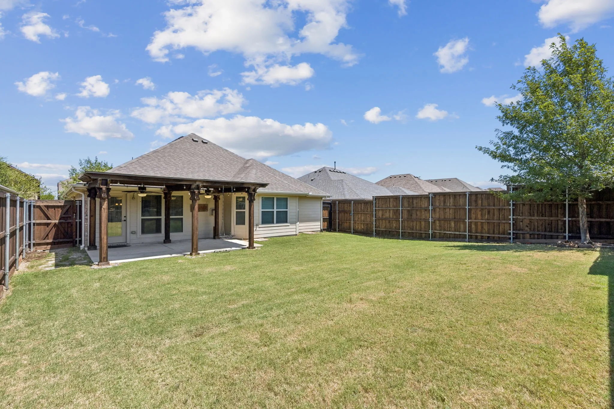 Single Family Residence For Sale in Rockwall County , 157 Pleasant Hill Lane, Fate, Texas 75189, 3 Bedroom, 2 Bathroom, 2 Garage spaces, 1,872 Sqft, built in 2014, mls#21357040, Real Estate Agent in Fate, Homes For Sale in Rockwall county, Homes For Sale in Fate, Realtor in Fate Texas, Real Estate Brokerage Independent Realty Texas, Luminita Cordes Realtor