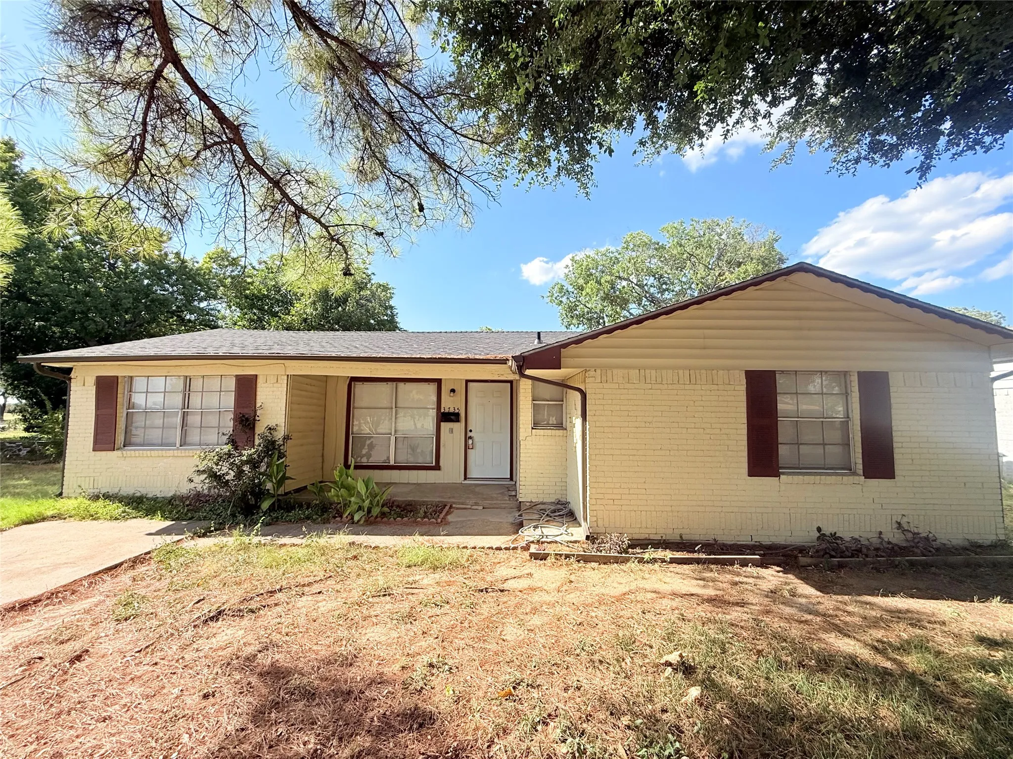 Single Family Residence For Sale in Dallas County , 3735 Susan Drive, Mesquite, Texas 75150, 3 Bedroom, 2 Bathroom, Garage spaces, 1,329 Sqft, built in 1959, mls#21358653, Real Estate Agent in Mesquite, Homes For Sale in Dallas county, Homes For Sale in Mesquite, Realtor in Mesquite Texas, Real Estate Brokerage Independent Realty Texas, Luminita Cordes Realtor