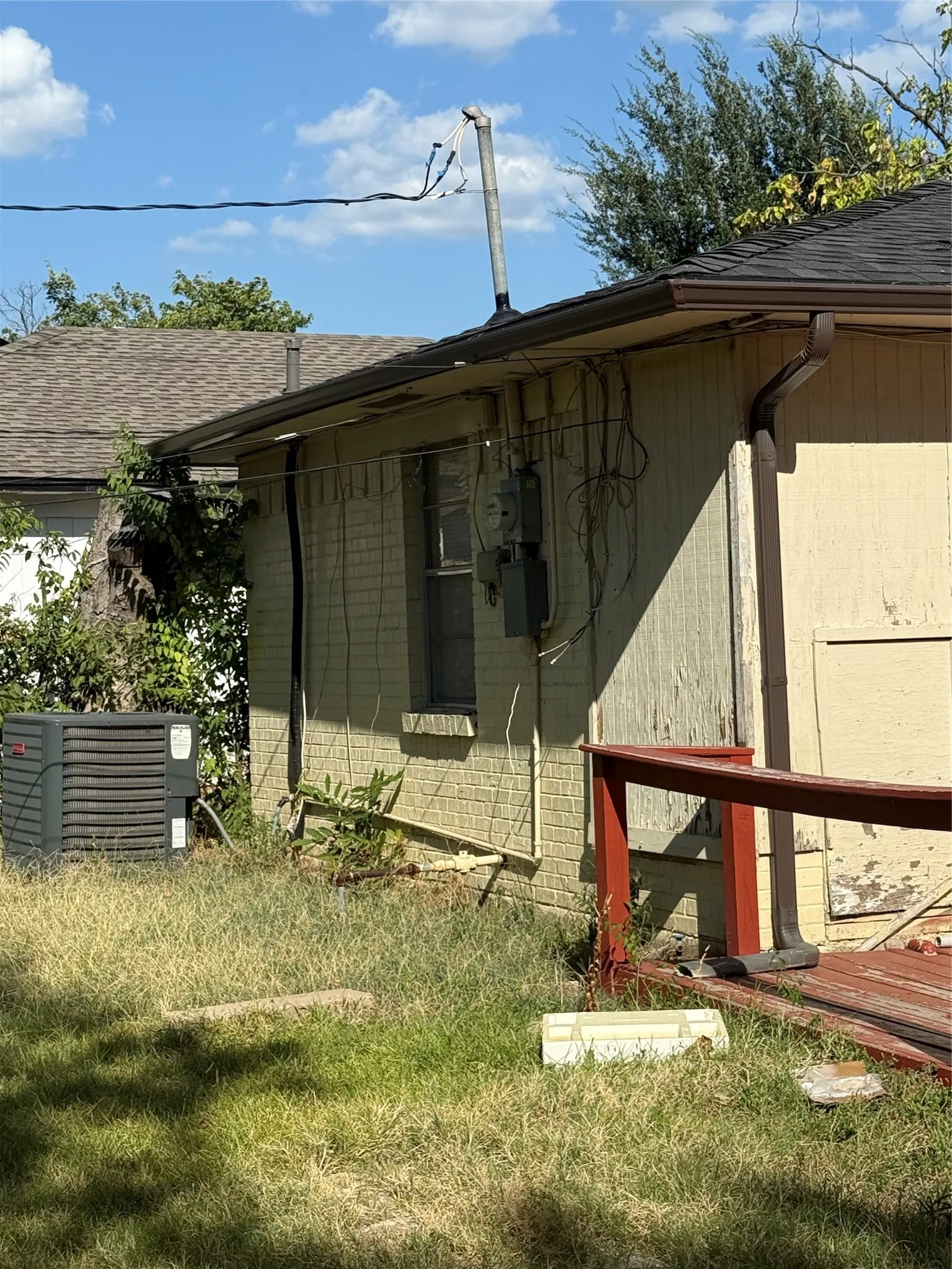Single Family Residence For Sale in Dallas County , 3735 Susan Drive, Mesquite, Texas 75150, 3 Bedroom, 2 Bathroom, Garage spaces, 1,329 Sqft, built in 1959, mls#21358653, Real Estate Agent in Mesquite, Homes For Sale in Dallas county, Homes For Sale in Mesquite, Realtor in Mesquite Texas, Real Estate Brokerage Independent Realty Texas, Luminita Cordes Realtor
