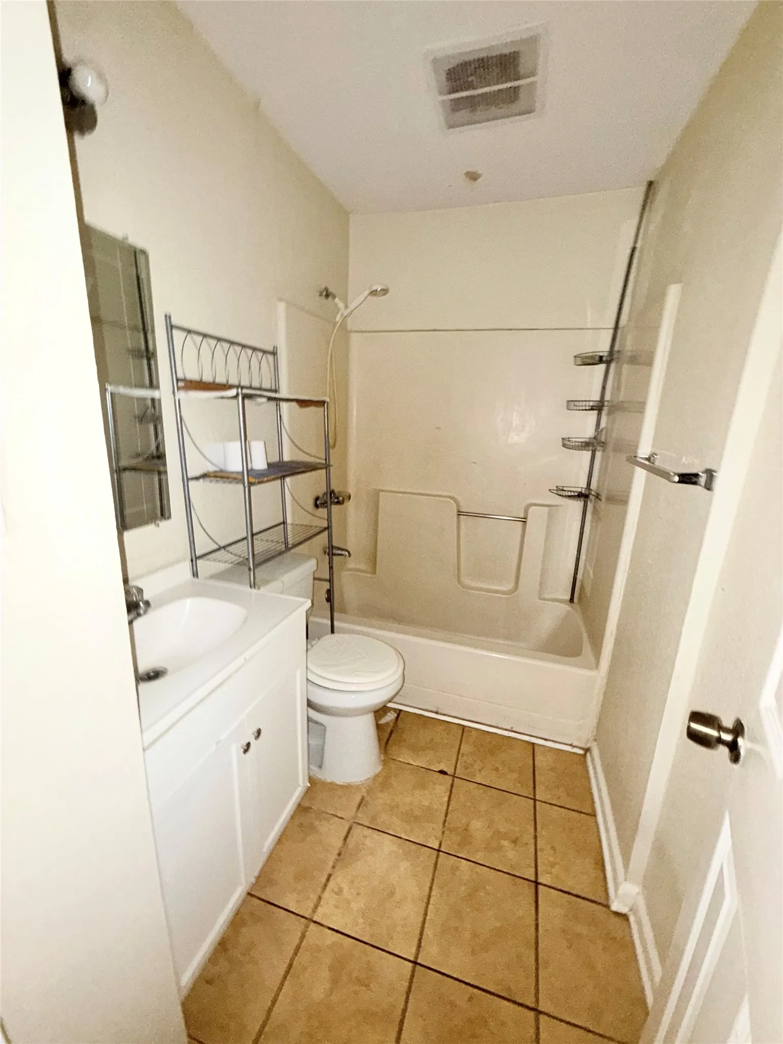 Single Family Residence For Sale in Dallas County , 3735 Susan Drive, Mesquite, Texas 75150, 3 Bedroom, 2 Bathroom, Garage spaces, 1,329 Sqft, built in 1959, mls#21358653, Real Estate Agent in Mesquite, Homes For Sale in Dallas county, Homes For Sale in Mesquite, Realtor in Mesquite Texas, Real Estate Brokerage Independent Realty Texas, Luminita Cordes Realtor
