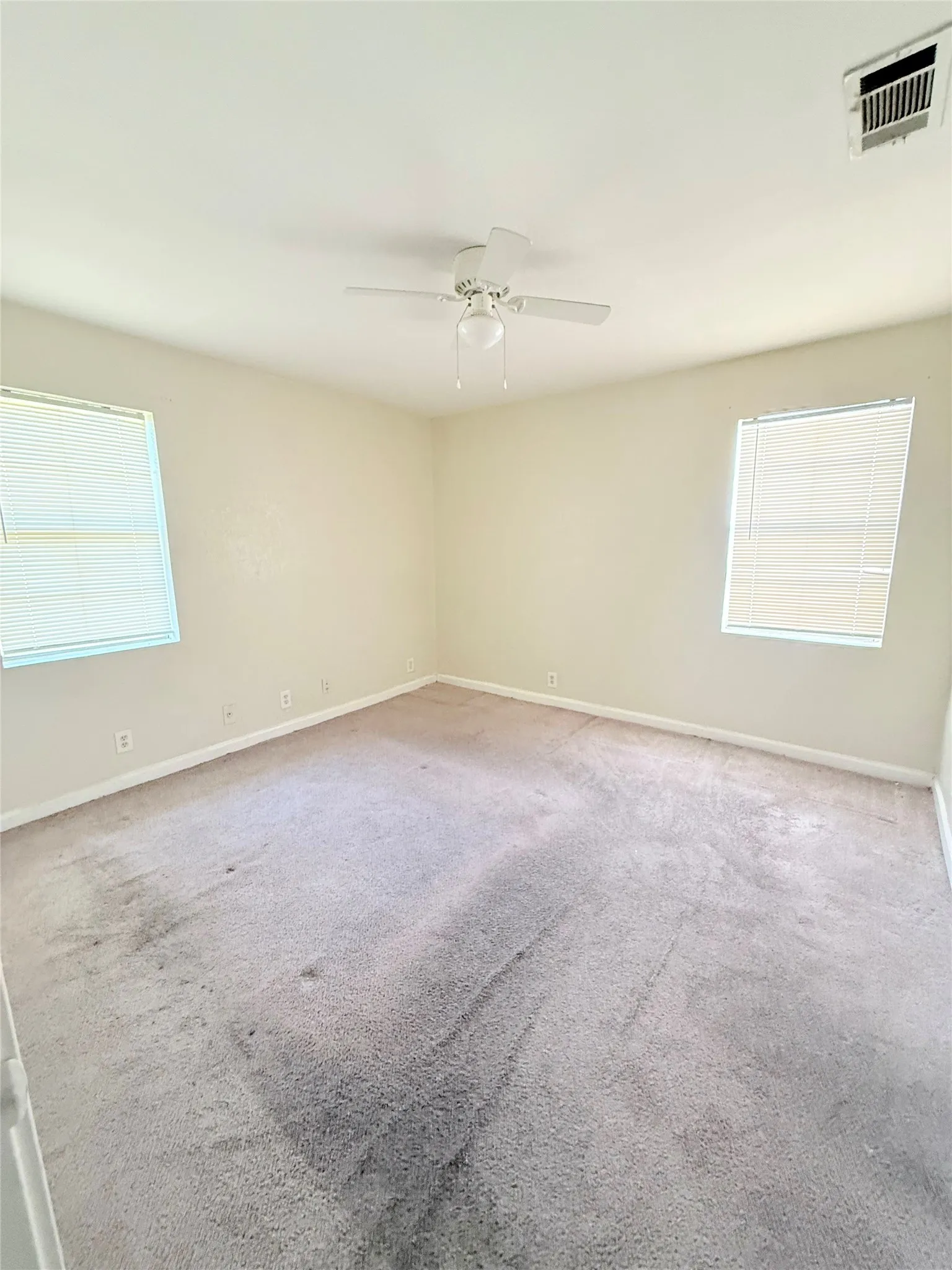 Single Family Residence For Sale in Dallas County , 3735 Susan Drive, Mesquite, Texas 75150, 3 Bedroom, 2 Bathroom, Garage spaces, 1,329 Sqft, built in 1959, mls#21358653, Real Estate Agent in Mesquite, Homes For Sale in Dallas county, Homes For Sale in Mesquite, Realtor in Mesquite Texas, Real Estate Brokerage Independent Realty Texas, Luminita Cordes Realtor