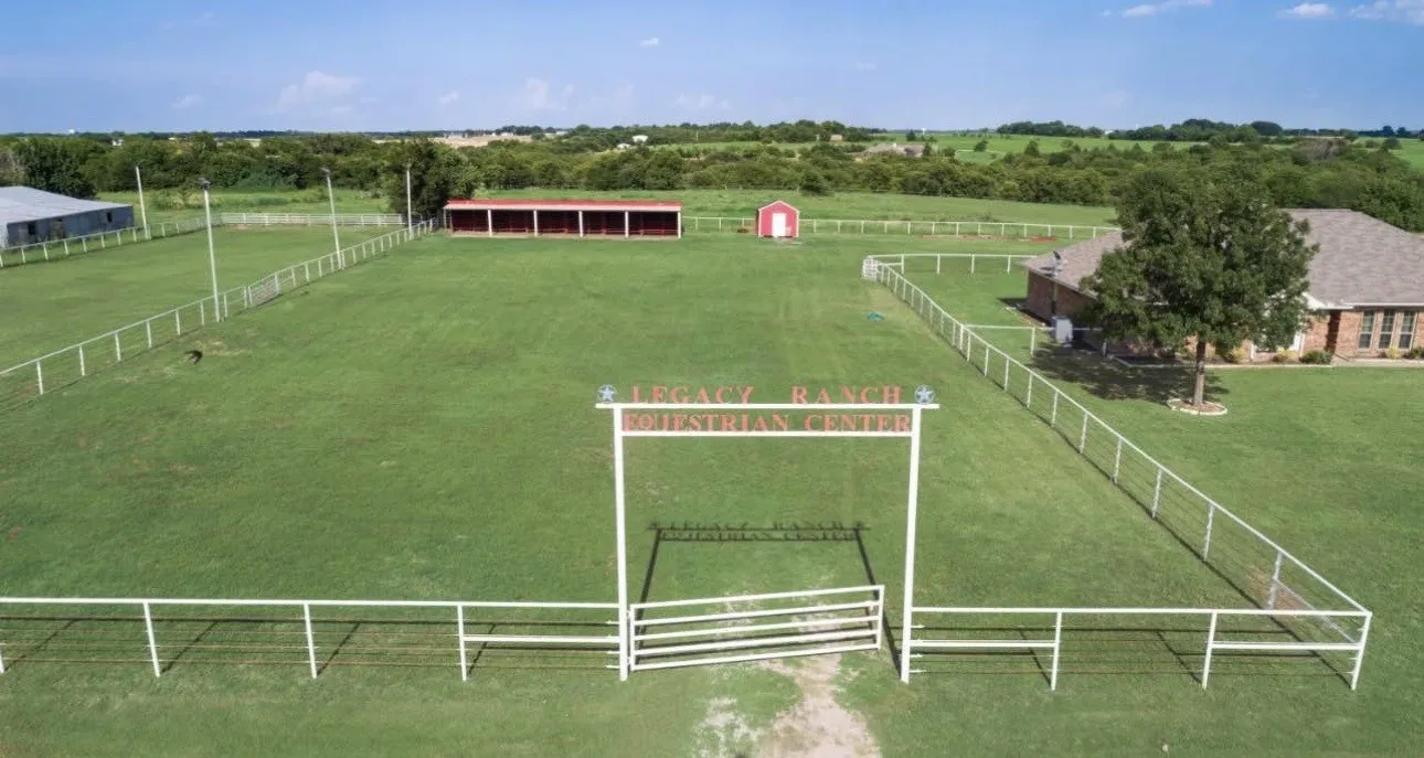 Single Family Residence For Rent in Collin County , 8110 Rawhide Road, Celina, Texas 75009, 3 Bedroom, 2 Bathroom, 2 Garage spaces, 2,218 Sqft, built in 1986, Price $3,800, mls#21358654, Real Estate Agent in Celina, Homes For Rent in Collin county, Homes For Rent in Celina, Realtor in Celina Texas, Real Estate Brokerage Independent Realty Texas, Luminita Cordes Realtor