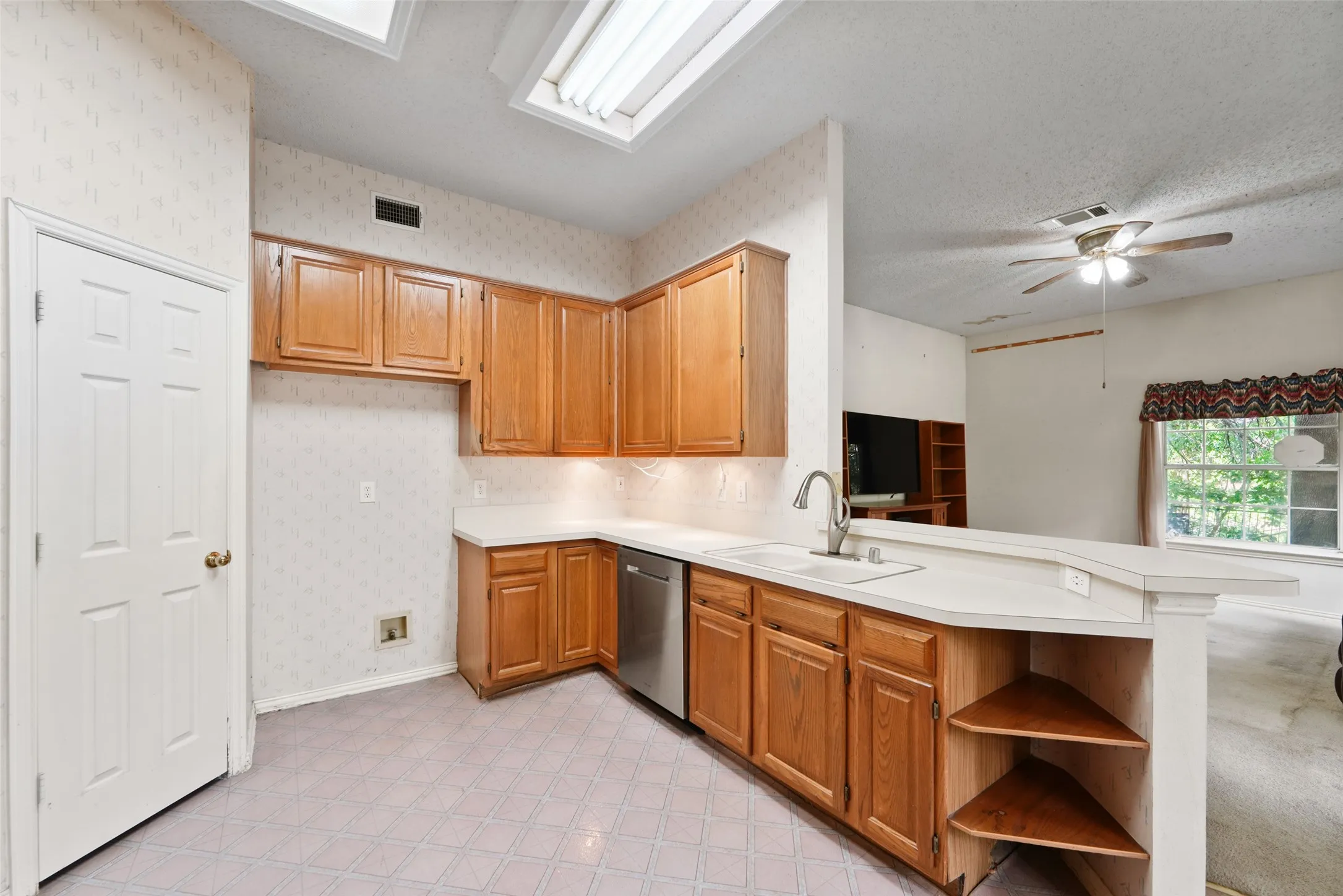 Single Family Residence For Sale in Collin County , 507 Bullingham Lane, Allen, Texas 75002, 5 Bedroom, 4 Bathroom, 2 Garage spaces, 3,024 Sqft, built in 1993, mls#21353524, Real Estate Agent in Allen, Homes For Sale in Collin county, Homes For Sale in Allen, Realtor in Allen Texas, Real Estate Brokerage Independent Realty Texas, Luminita Cordes Realtor