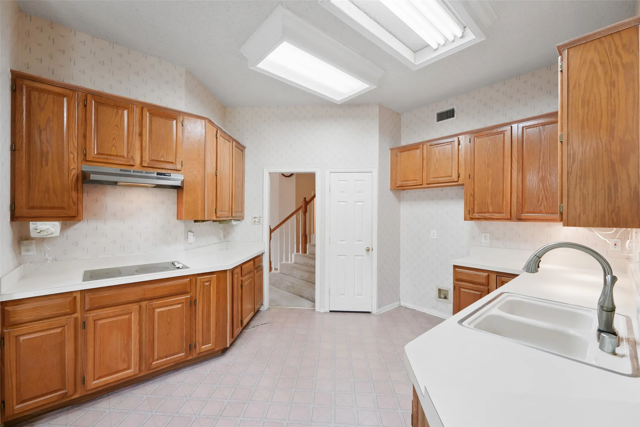 Single Family Residence For Sale in Collin County , 507 Bullingham Lane, Allen, Texas 75002, 5 Bedroom, 4 Bathroom, 2 Garage spaces, 3,024 Sqft, built in 1993, mls#21353524, Real Estate Agent in Allen, Homes For Sale in Collin county, Homes For Sale in Allen, Realtor in Allen Texas, Real Estate Brokerage Independent Realty Texas, Luminita Cordes Realtor