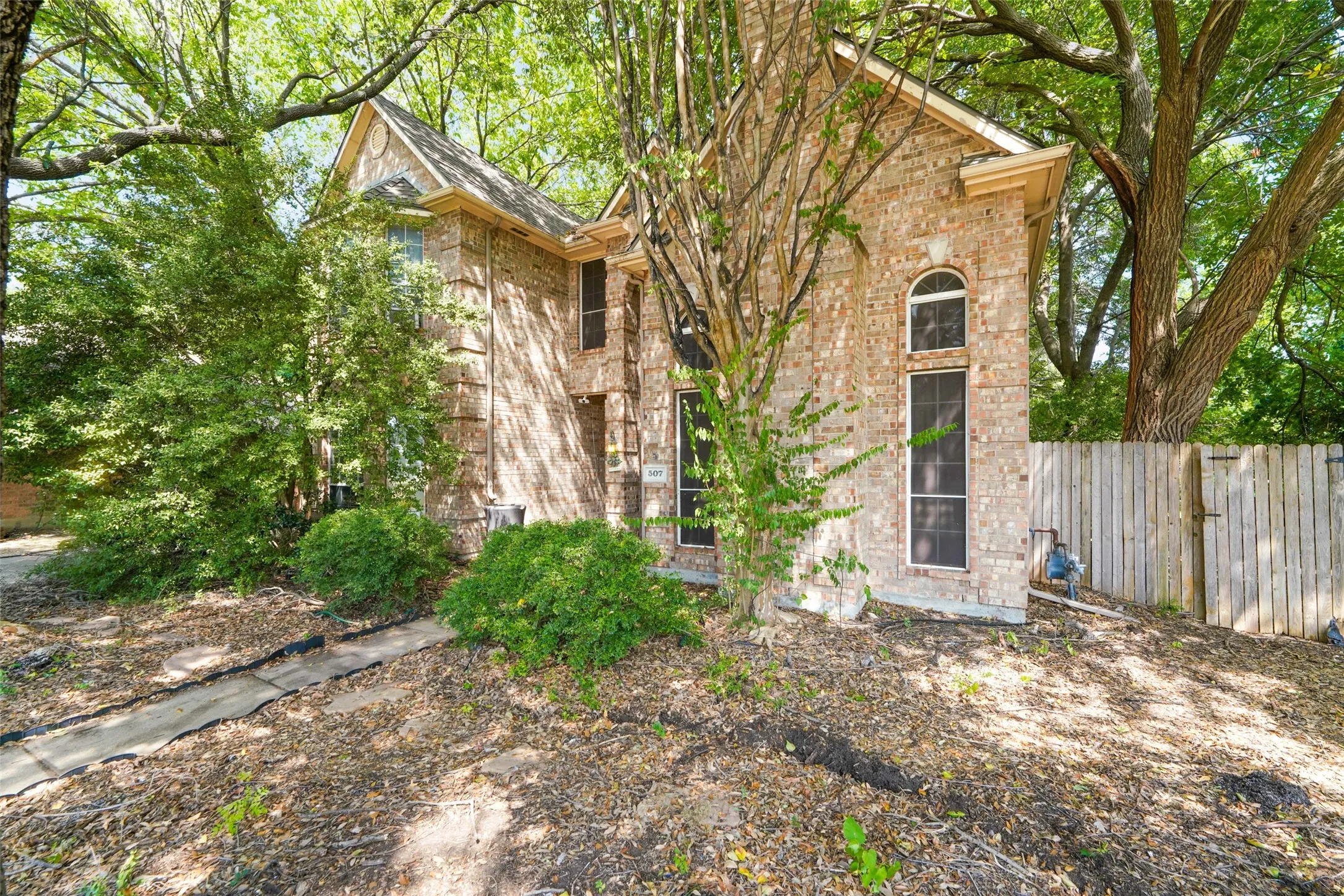 Single Family Residence For Sale in Collin County , 507 Bullingham Lane, Allen, Texas 75002, 5 Bedroom, 4 Bathroom, 2 Garage spaces, 3,024 Sqft, built in 1993, mls#21353524, Real Estate Agent in Allen, Homes For Sale in Collin county, Homes For Sale in Allen, Realtor in Allen Texas, Real Estate Brokerage Independent Realty Texas, Luminita Cordes Realtor