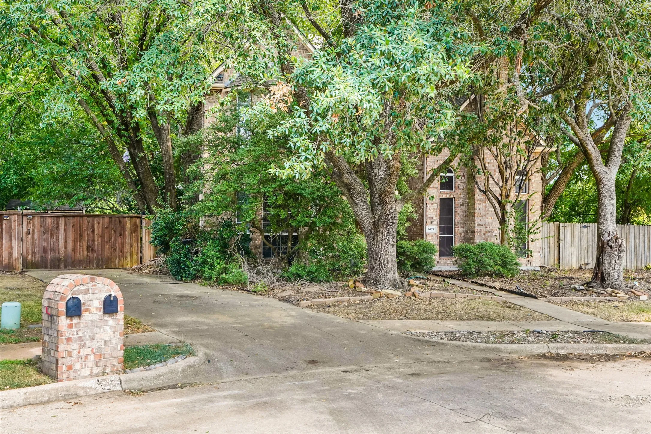 Single Family Residence For Sale in Collin County , 507 Bullingham Lane, Allen, Texas 75002, 5 Bedroom, 4 Bathroom, 2 Garage spaces, 3,024 Sqft, built in 1993, mls#21353524, Real Estate Agent in Allen, Homes For Sale in Collin county, Homes For Sale in Allen, Realtor in Allen Texas, Real Estate Brokerage Independent Realty Texas, Luminita Cordes Realtor