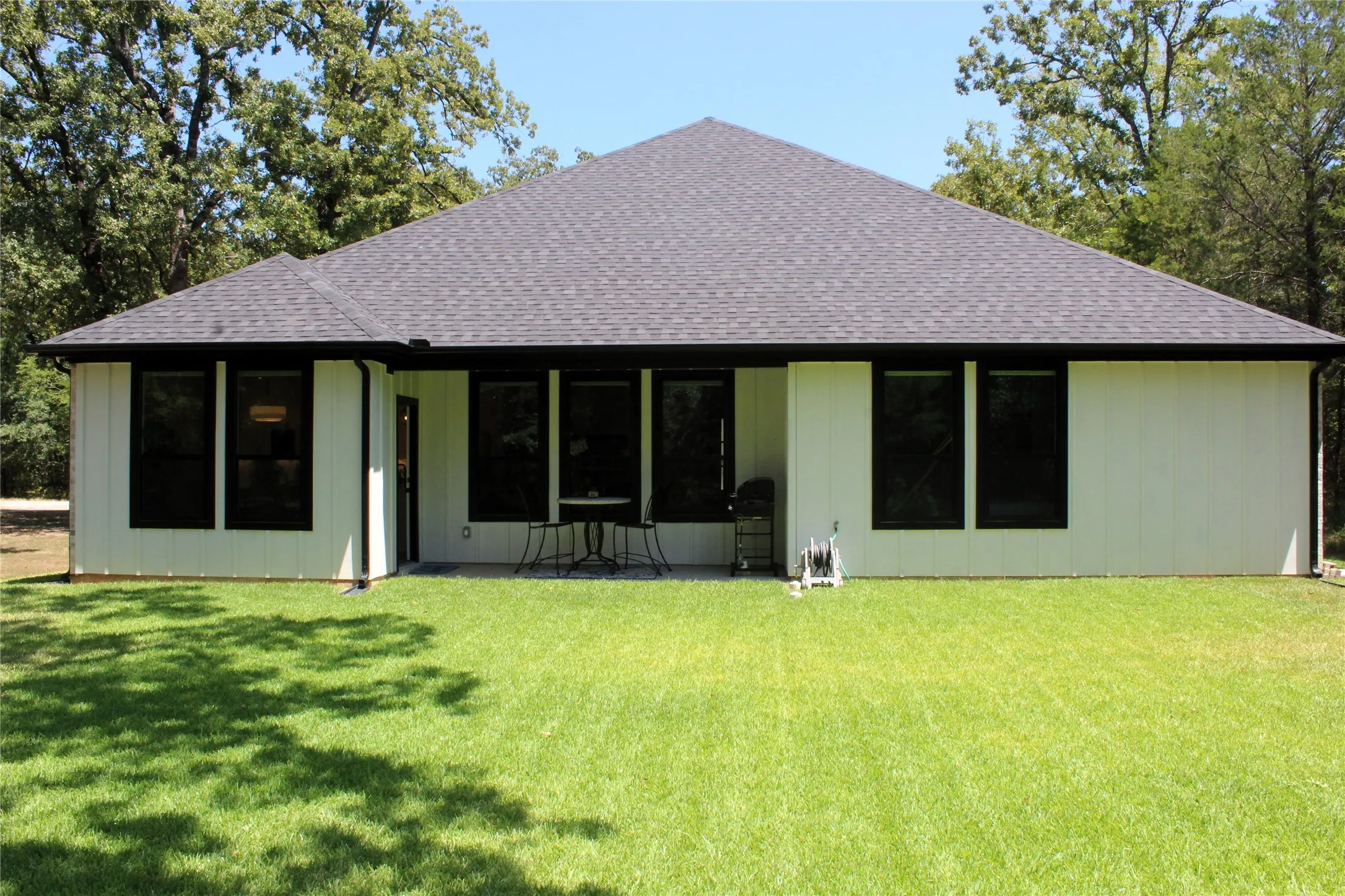 Single Family Residence For Sale in Henderson County , 207 Driftwood Drive, Trinidad, Texas 75163, 3 Bedroom, 2 Bathroom, 2 Garage spaces, 1,721 Sqft, built in 2025, mls#21358656, Real Estate Agent in Trinidad, Homes For Sale in Henderson county, Homes For Sale in Trinidad, Realtor in Trinidad Texas, Real Estate Brokerage Independent Realty Texas, Luminita Cordes Realtor