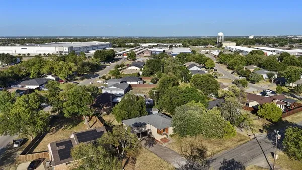 Single Family Residence For Sale in Dallas County , 1130 Lodema Lane, Duncanville, Texas 75116, 3 Bedroom, 2 Bathroom, 2 Garage spaces, 1,505 Sqft, built in 1962, mls#21358659, Real Estate Agent in Duncanville, Homes For Sale in Dallas county, Homes For Sale in Duncanville, Realtor in Duncanville Texas, Real Estate Brokerage Independent Realty Texas, Luminita Cordes Realtor
